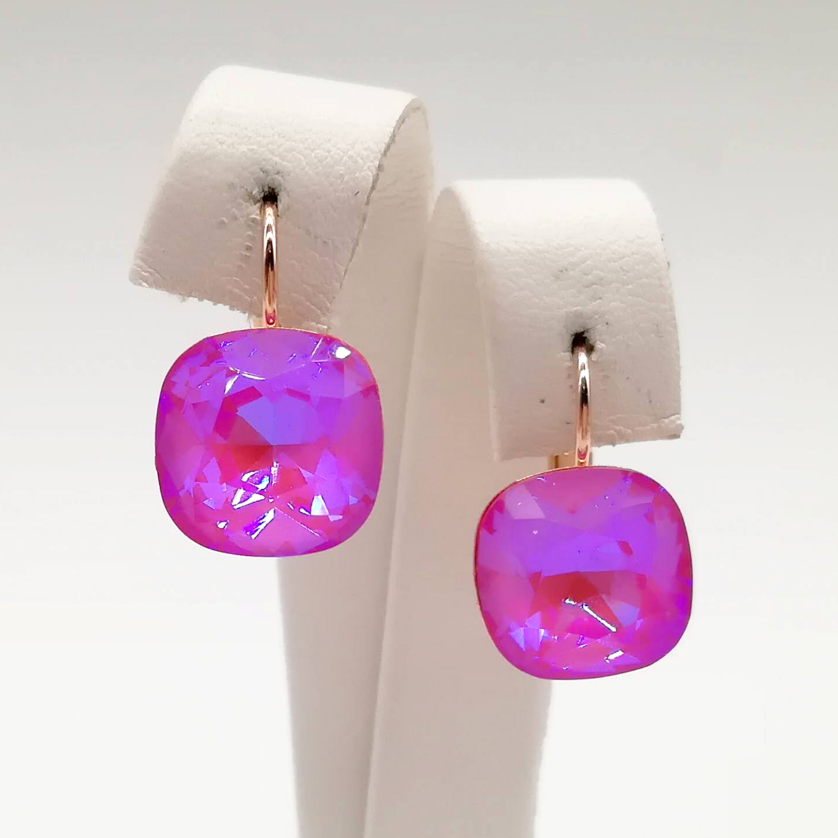 

Серьги SONATA из медицинского золота, кристаллы Swarovski ярко-розового цвета, позолота PO, 24759