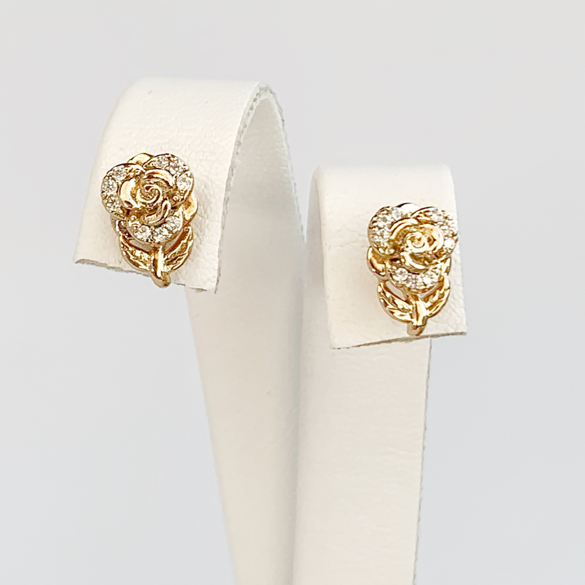 

Серьги-пуссеты Xuping из медицинского золота, белые фианиты, позолота 18K, 24953