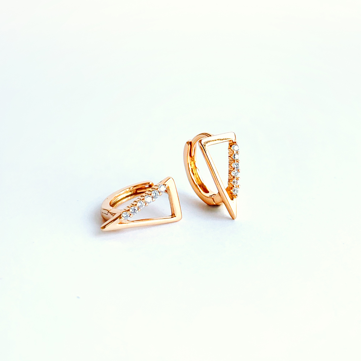 

Серьги Xuping из медицинского золота, белые фианиты, позолота 18K, 24833