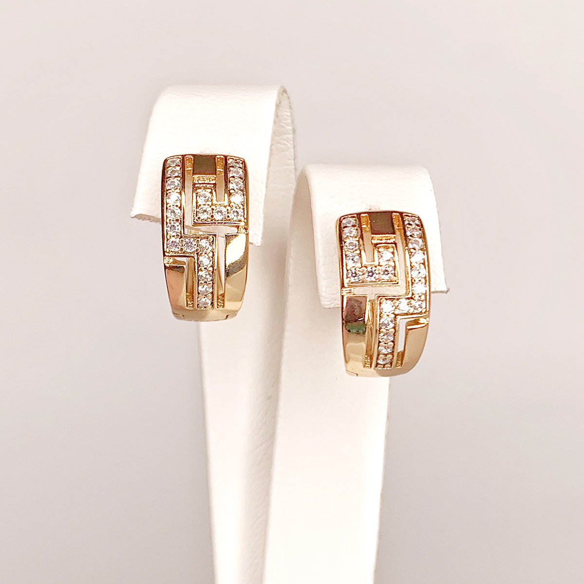 

Серьги Xuping из медицинского золота, белые фианиты, позолота 18K, 24910