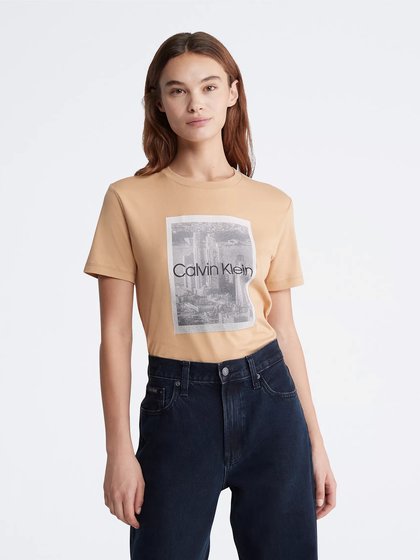 Акція на Футболка бавовняна жіноча Calvin Klein 2701440 XS Бежева від Rozetka