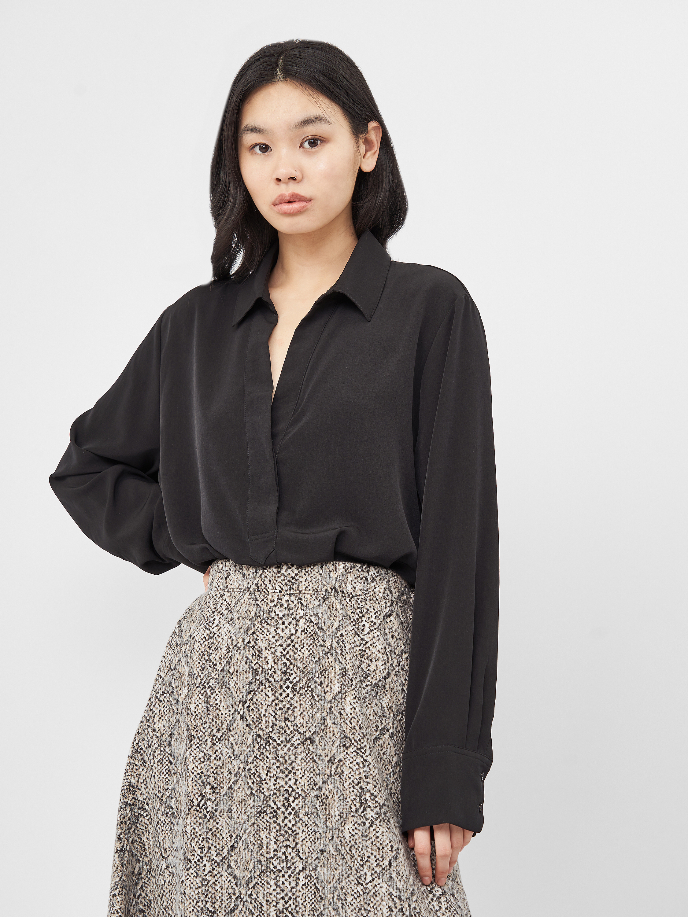 

Блузка H&M KK6108017 50 Черная