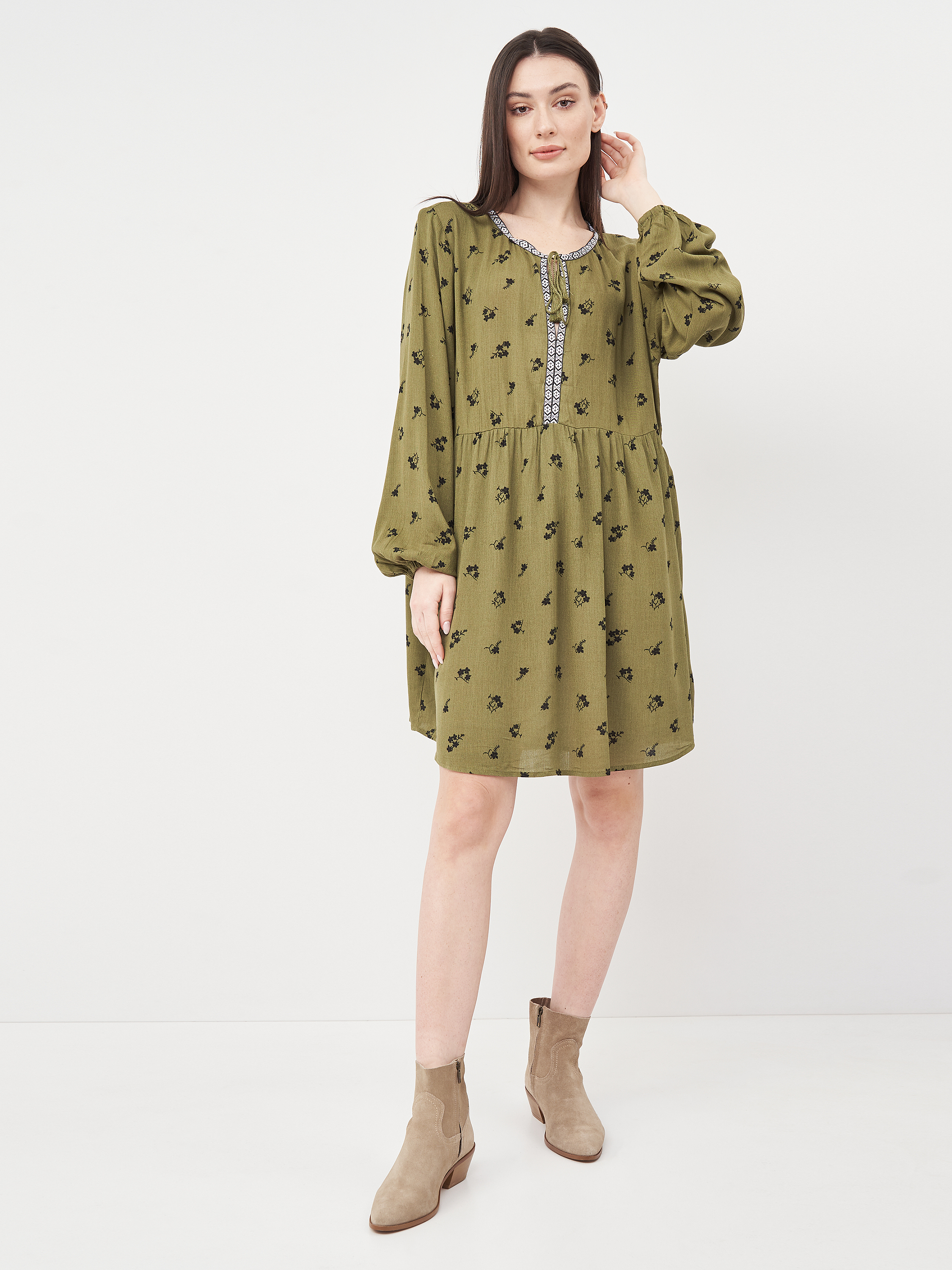 

Платье H&M KK6412378 46 Зеленое