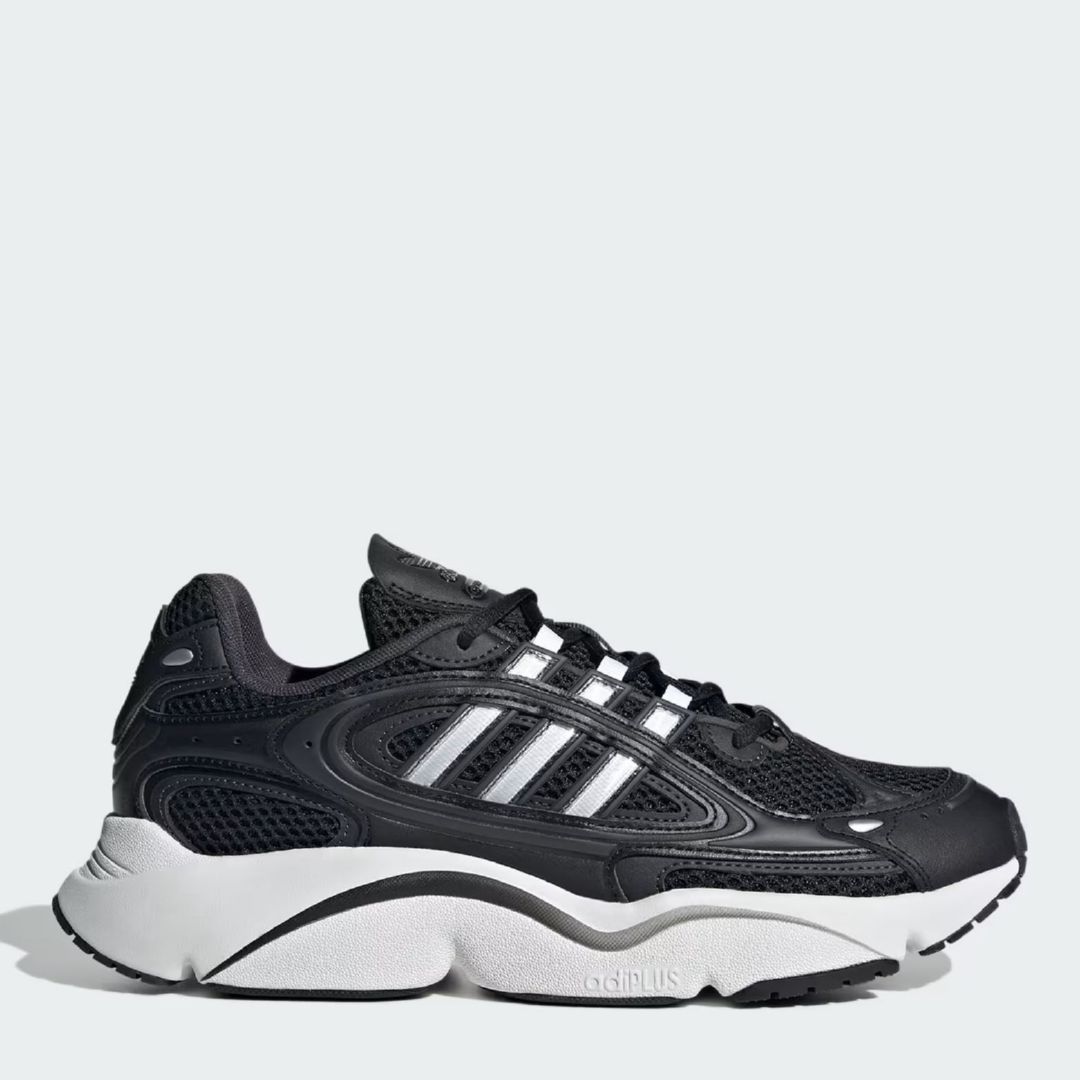 Акція на Чоловічі кросівки Adidas Ozmillen IF9593 46 (11UK) 29.5 см Cblack/Ftwwht/Carbon від Rozetka