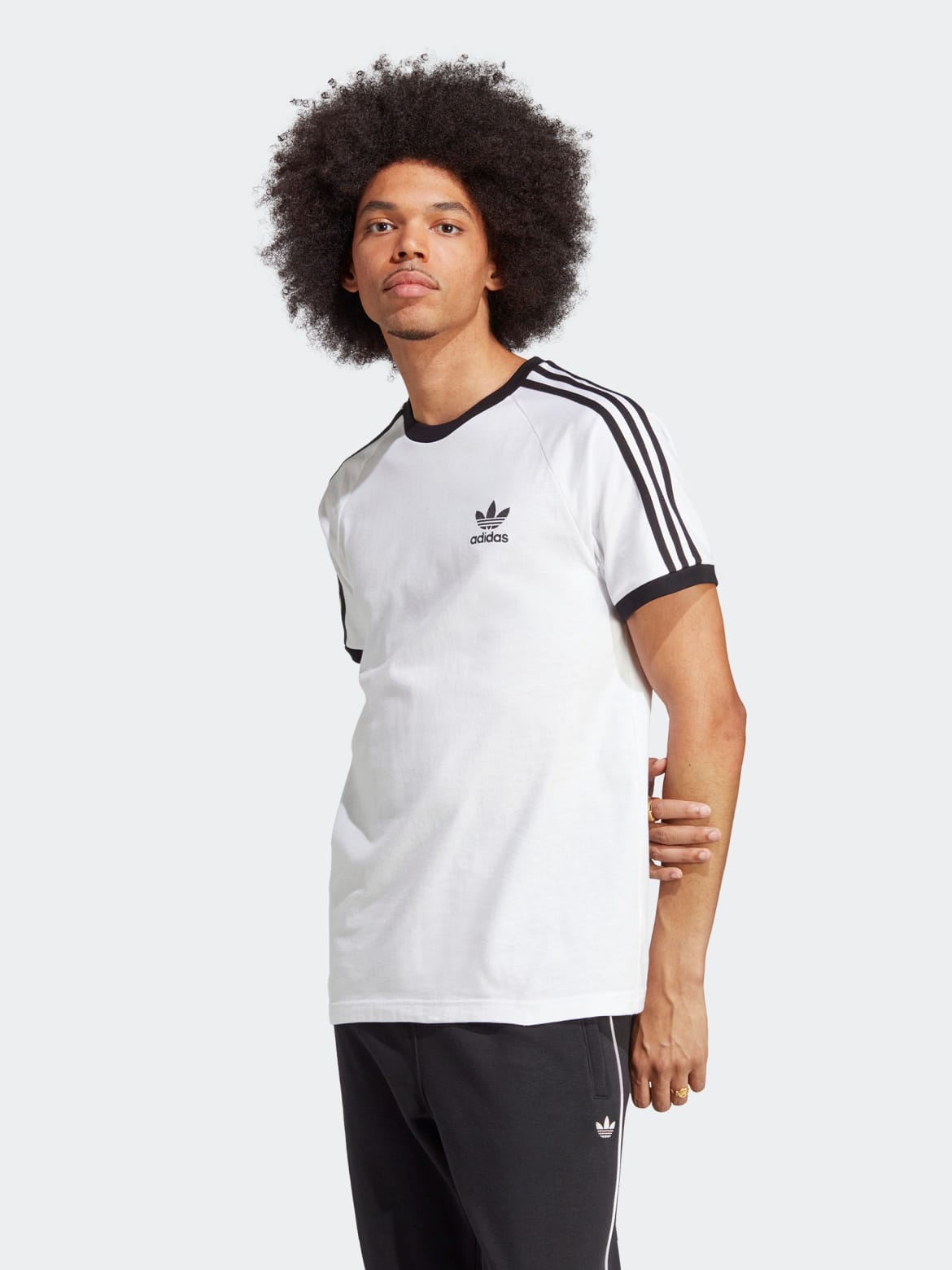 Акція на Футболка бавовняна чоловіча Adidas Originals 3-Stripes Tee IA4846 M Біла від Rozetka