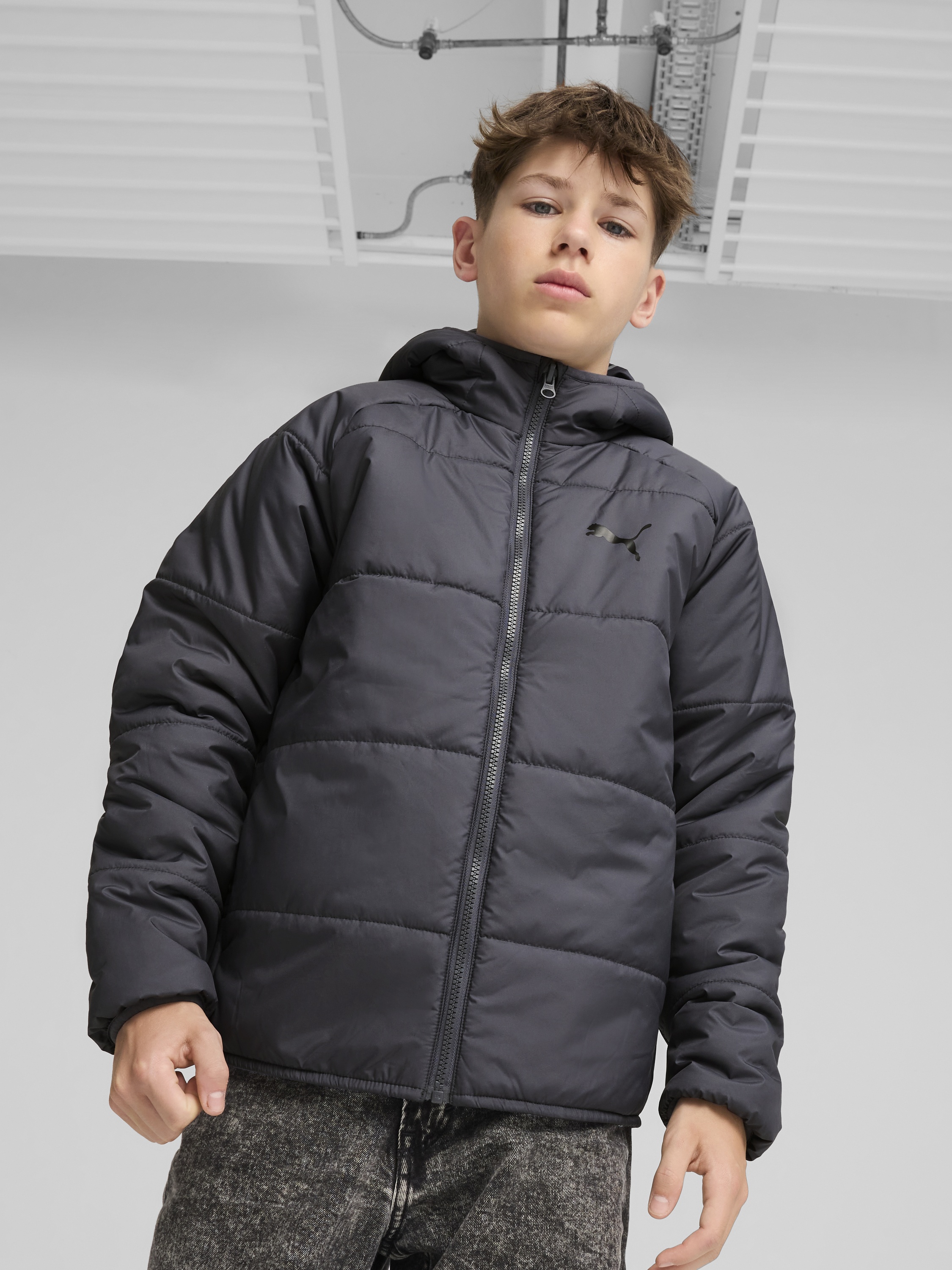 Акція на Дитяча демісезонна стьобана куртка для хлопчика Puma Reversible Puffer Jacket B 68283369 110 см Galactic Gray від Rozetka