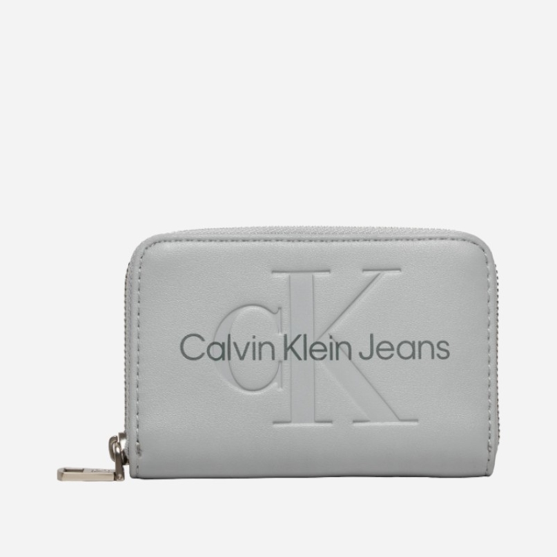 Акція на Гаманець жіночий зі штучної шкіри Calvin Klein Jeans K60K612255-CI1 Сірий від Rozetka