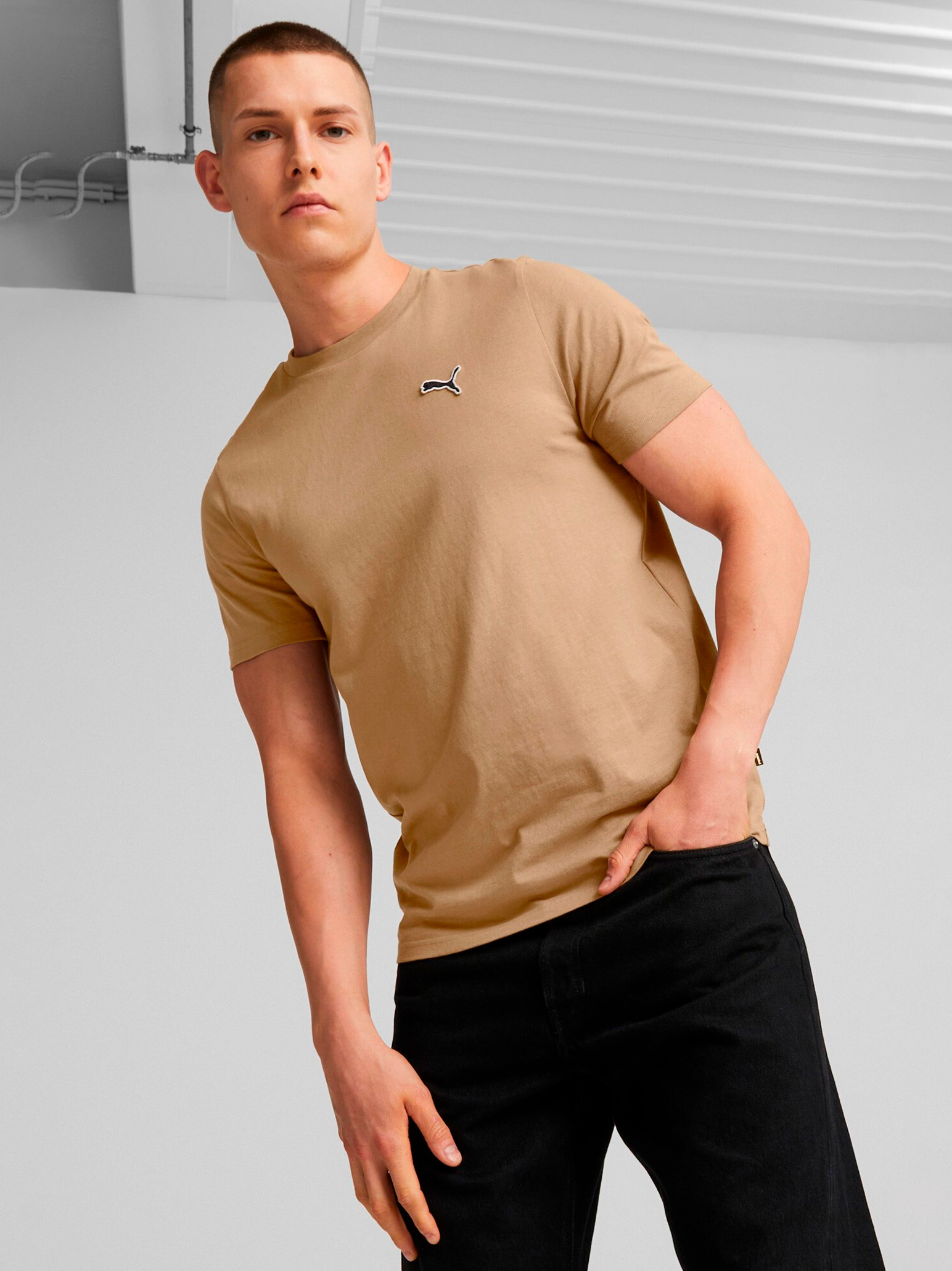 Акція на Футболка бавовняна чоловіча Puma Better Essentials Tee 67597767 S Бежева від Rozetka