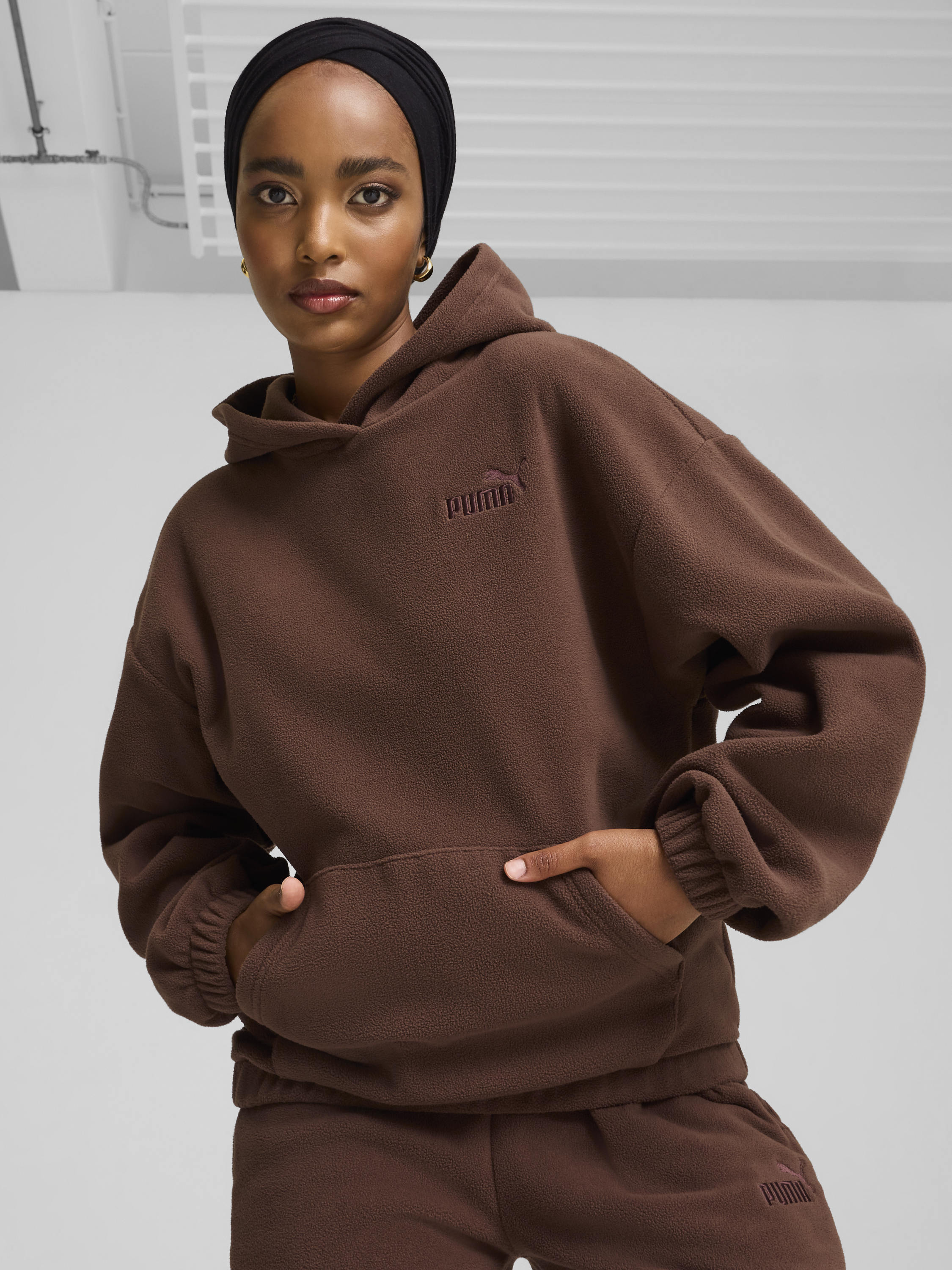 Акція на Худі тепле жіноче Puma Ess Elevated Hoodie 68152965 M Коричневе від Rozetka