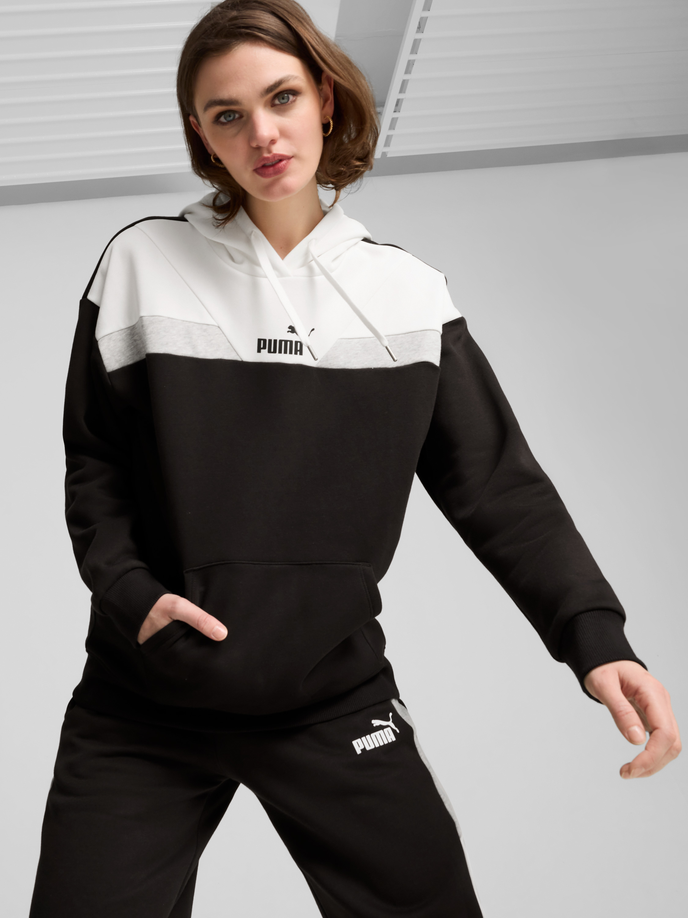 Акція на Худі тепле жіноче Puma Power Hoodie Fl 68164701 M Чорне від Rozetka