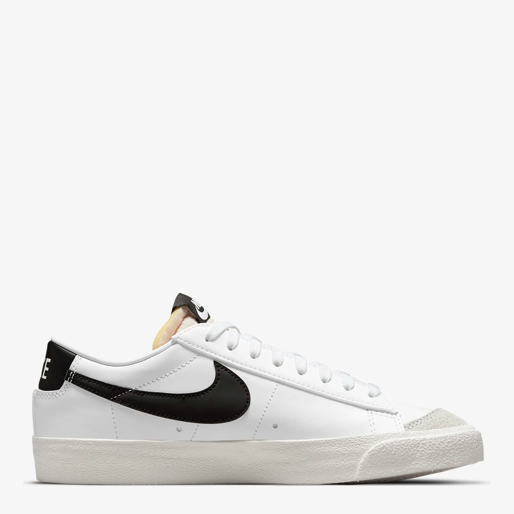 Акція на Жіночі кеди низькі Nike Blazer Low 77 DC4769-102 36.5 (6US) 23 см Білі від Rozetka