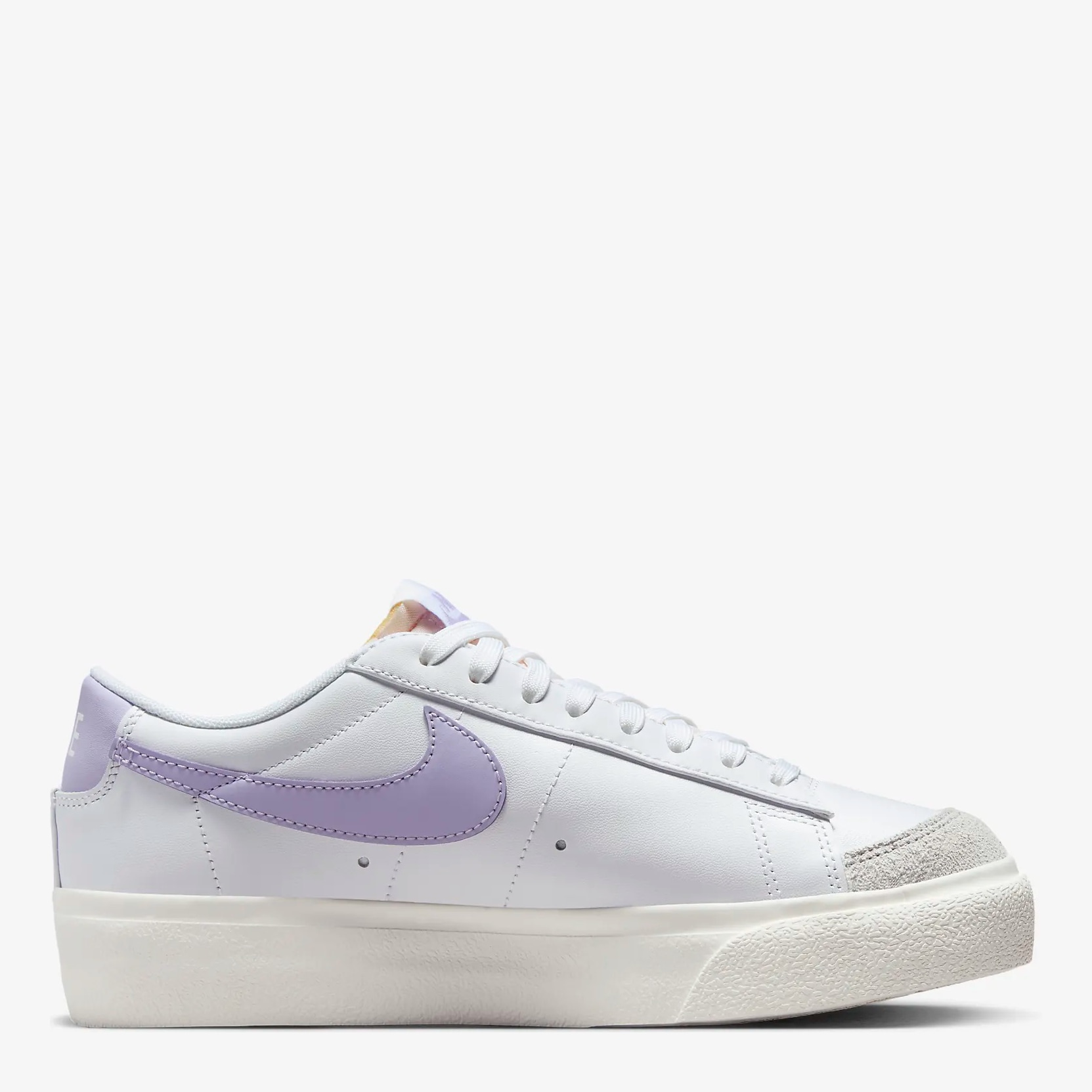 Акція на Жіночі кеди низькі Nike Blazer Low Platform DJ0292-114 42 (10US) 27 см Білі від Rozetka