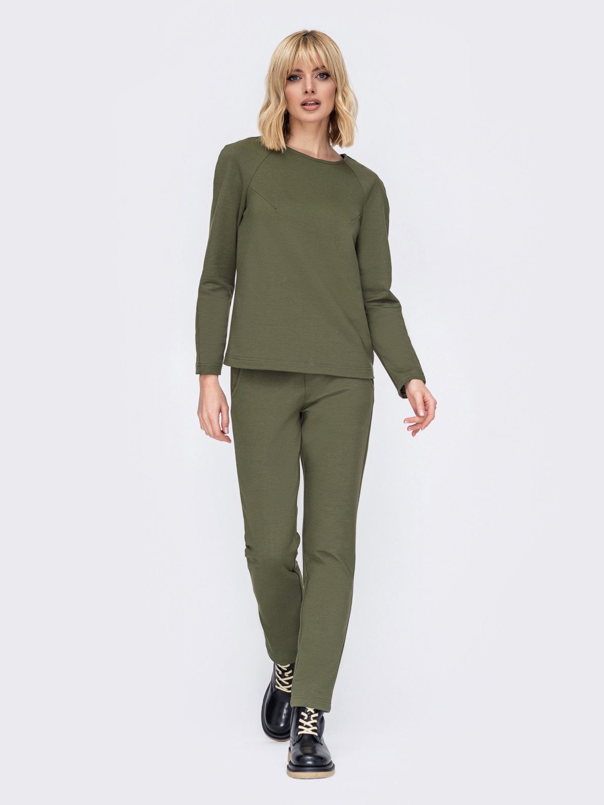 

Спортивный костюм Dressa 52687 44 Хаки