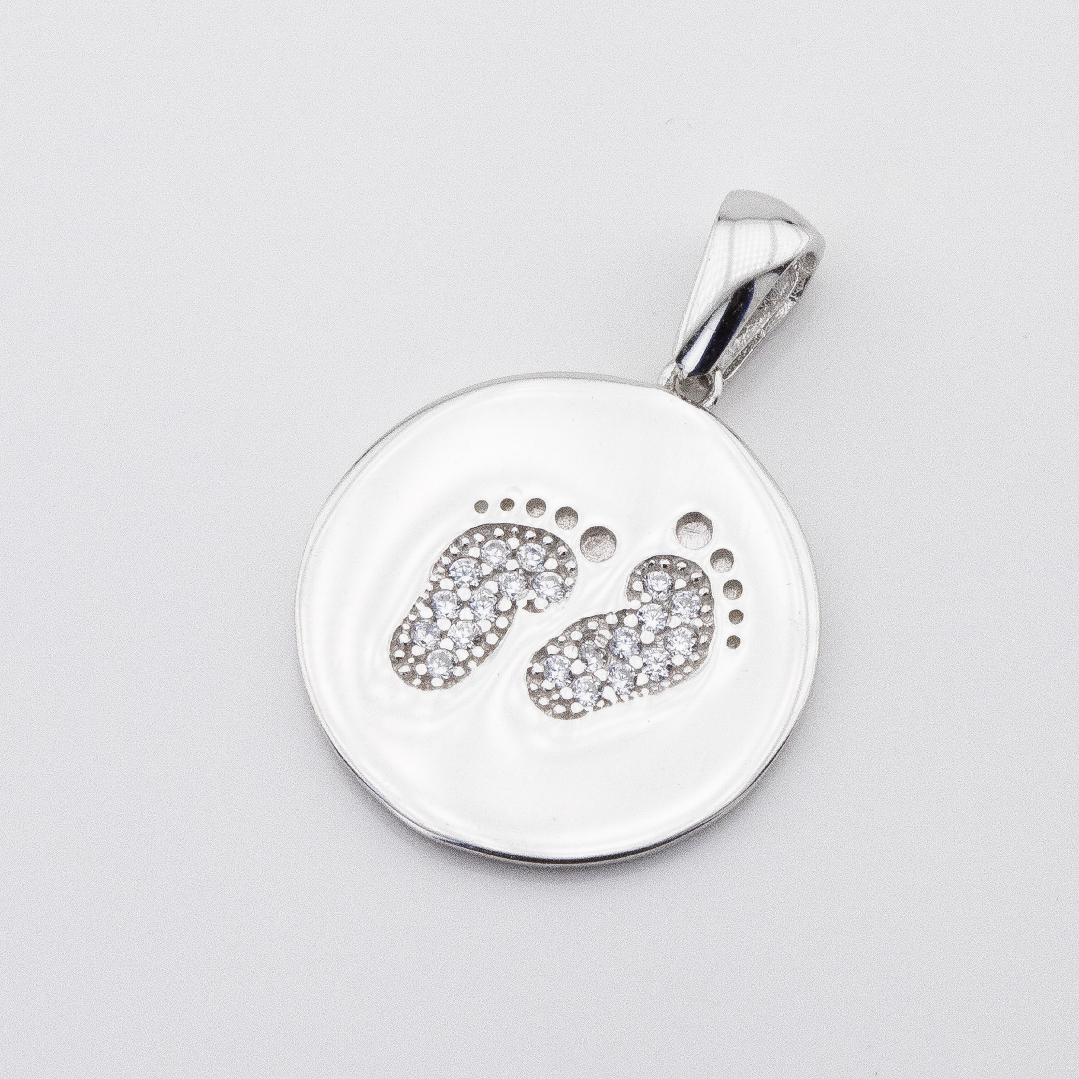 

Серебряная подвеска Ножки младенца с фианитами P13757 Диамант