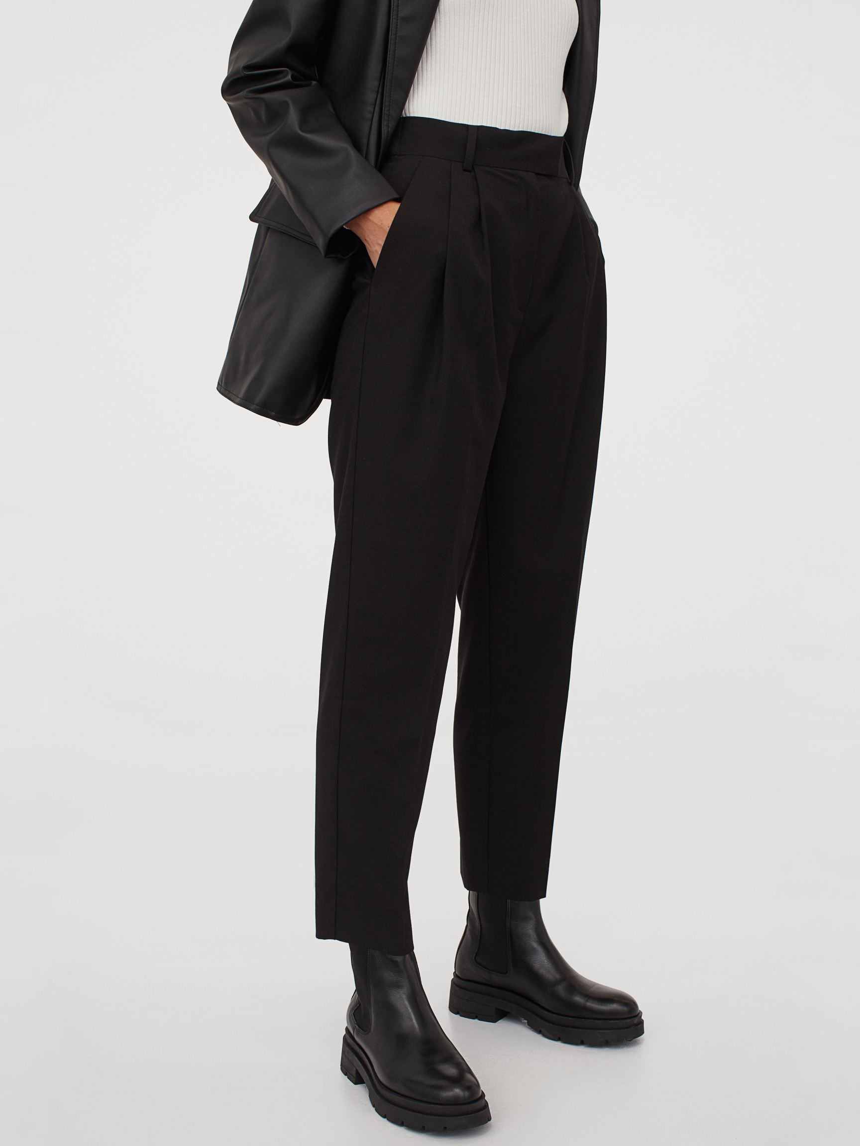 

Брюки H&M 060909721 34 Черные