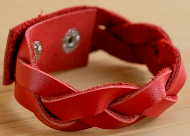 

Браслет Gridasov Leathercraft Braid из натуральной кожи красный (WR-010-RD)