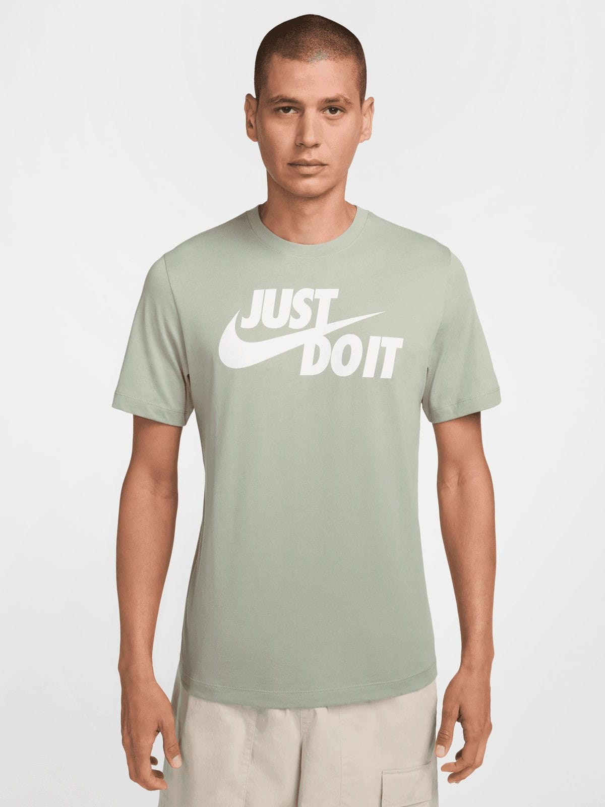 Акція на Футболка бавовняна чоловіча Nike M Nsw Tee Just Do It Swoosh AR5006-370 XL Зелена від Rozetka