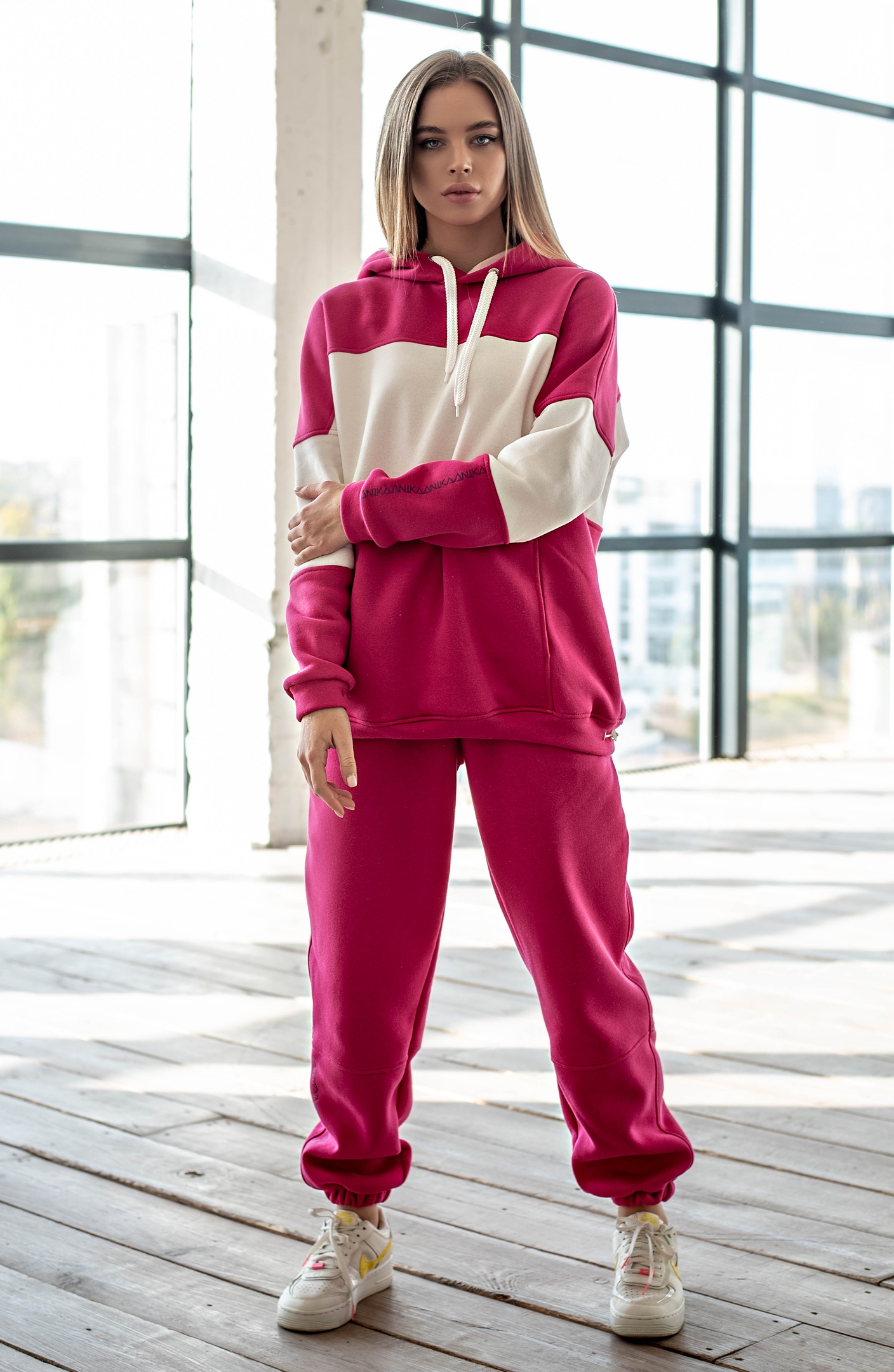 

Спортивный женский костюм Anika Monika S-L малиновый