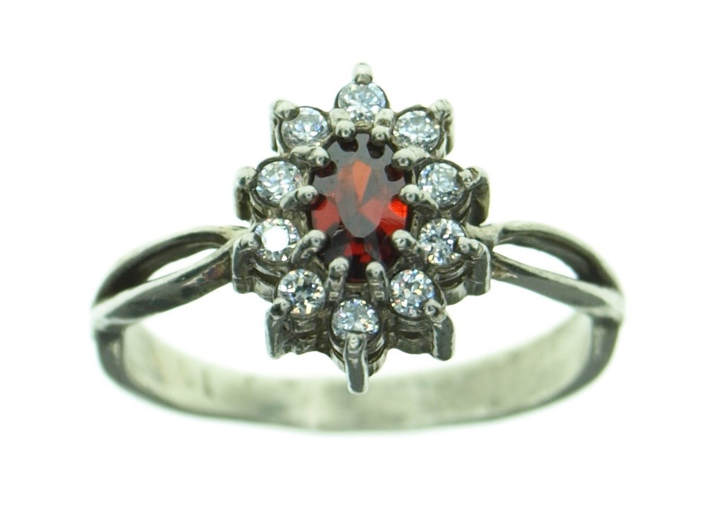 

Кольцо серебряное с фианитом 2101550168(1)