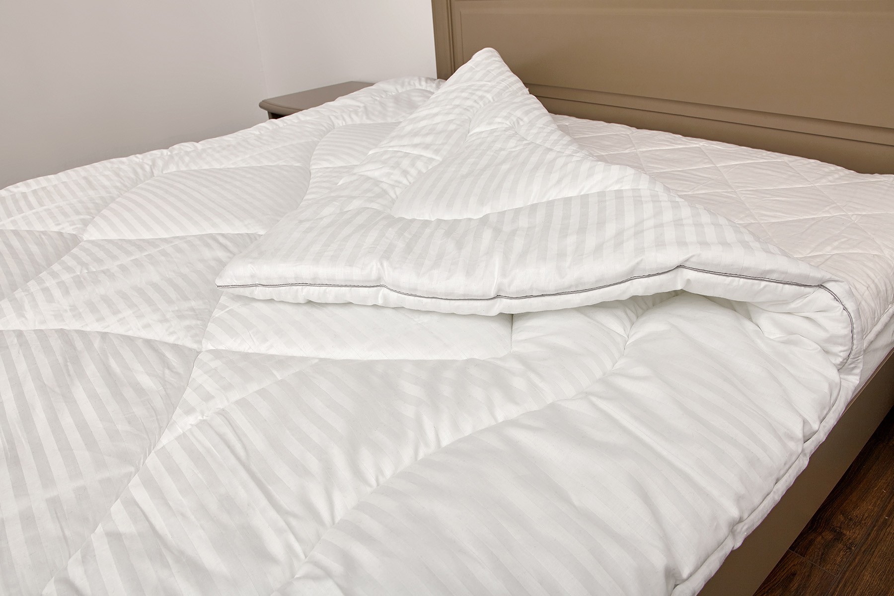

Гипоаллергенное одеяло зимнее Perri Hypoallergenic 160х215 см