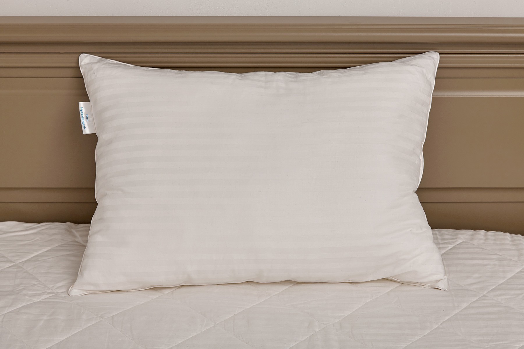 

Гипоаллергенная подушка Perri Hypoallergenic 60х60 см