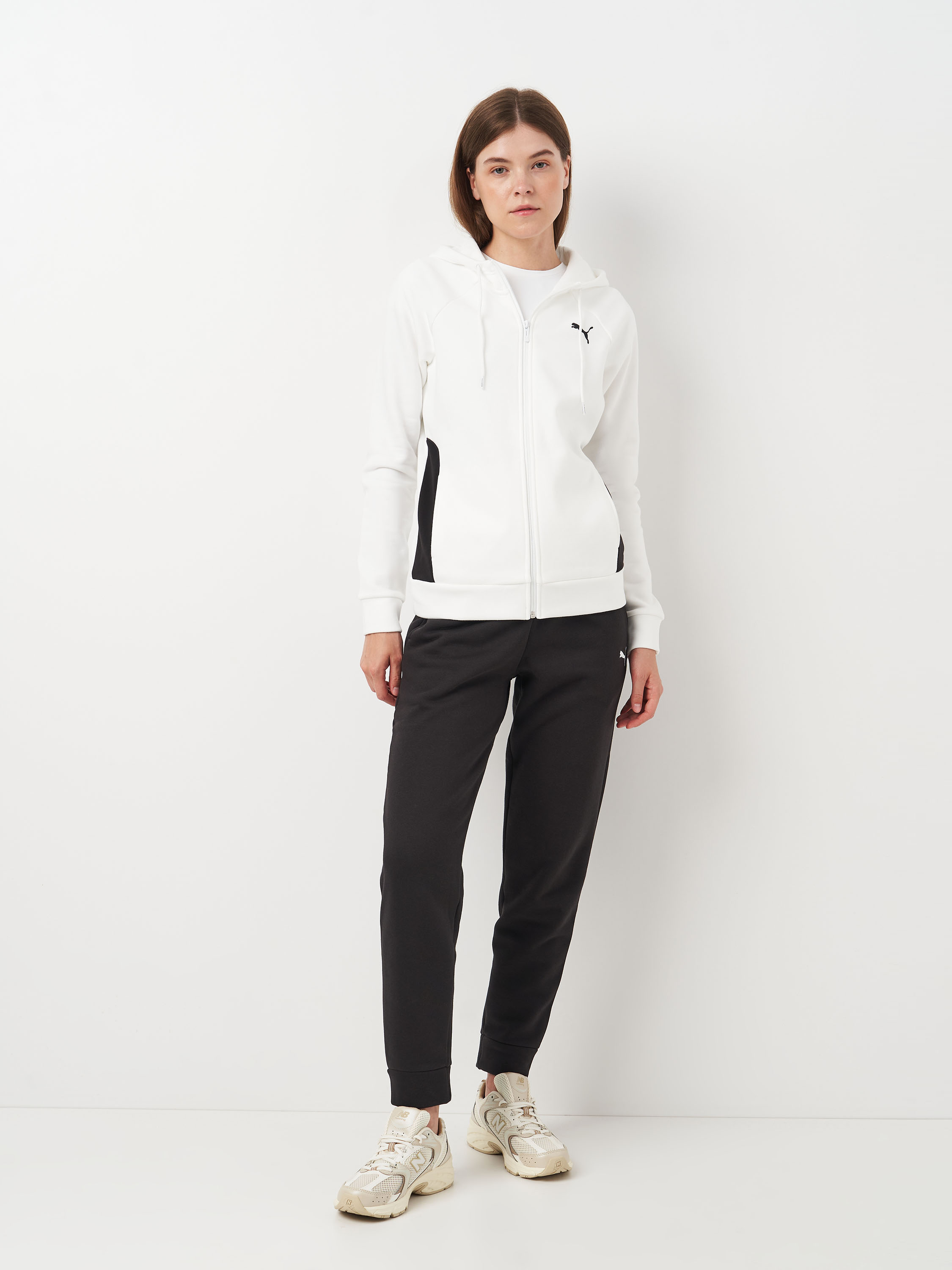 Акція на Спортивний костюм утеплений жіночий Puma Classic Hooded Tracksuit Fl 68303502 L Біло-чорний від Rozetka