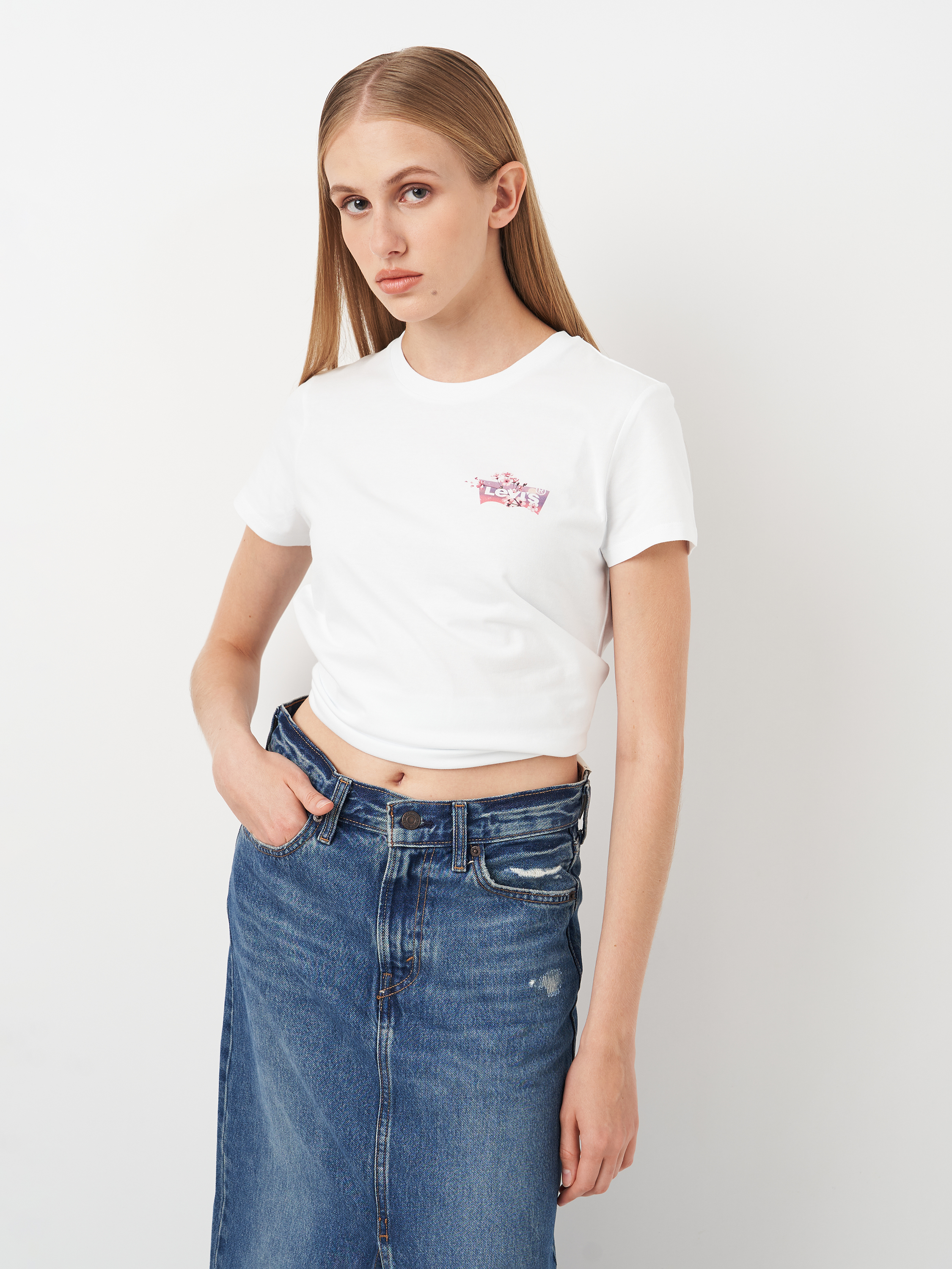 Акція на Футболка бавовняна жіноча Levi's 17369-2752 L Біла від Rozetka