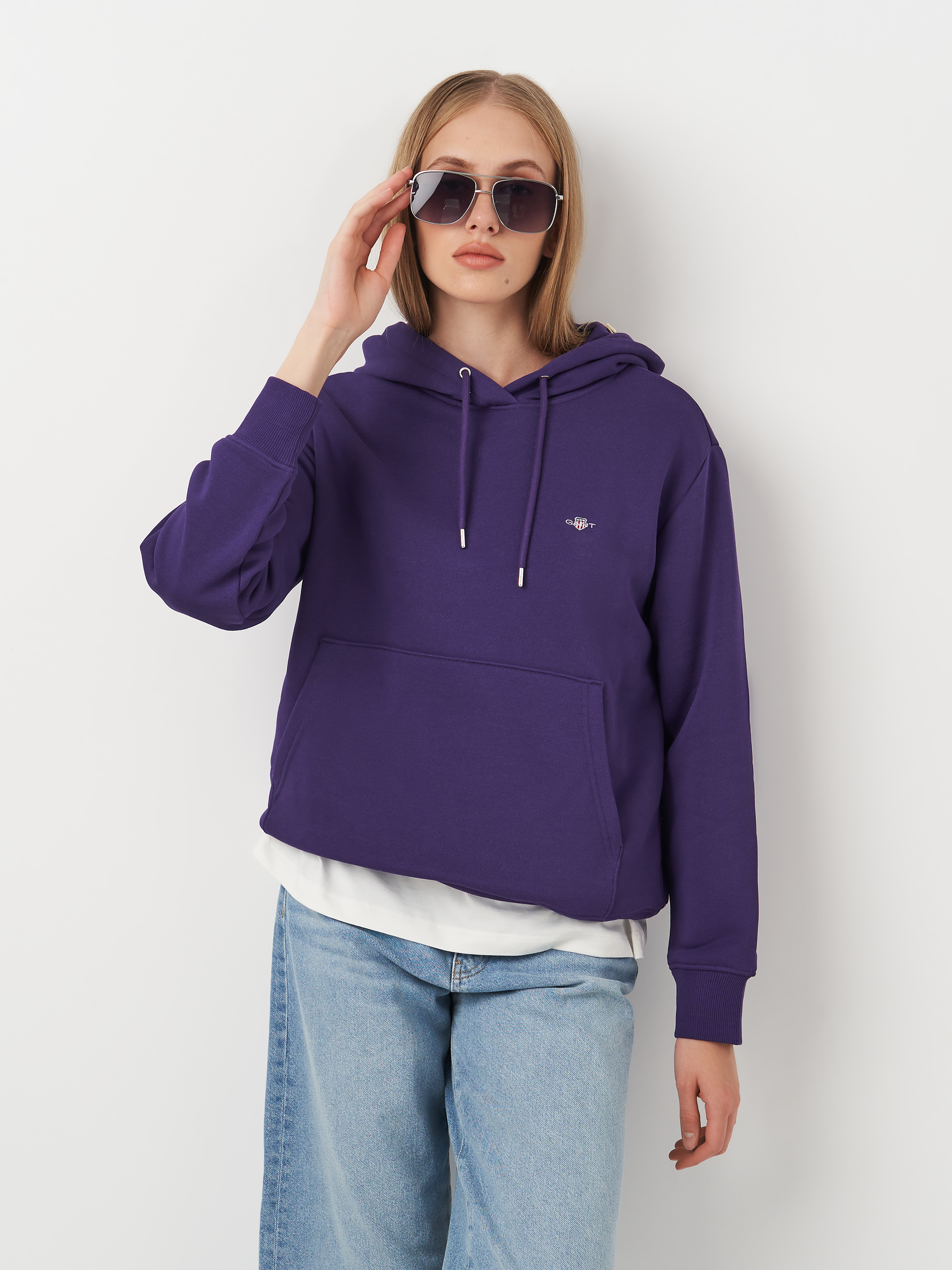 Акція на Худі жіноче GANT Shield Hoodie 4201413-544 M Фіолетове від Rozetka