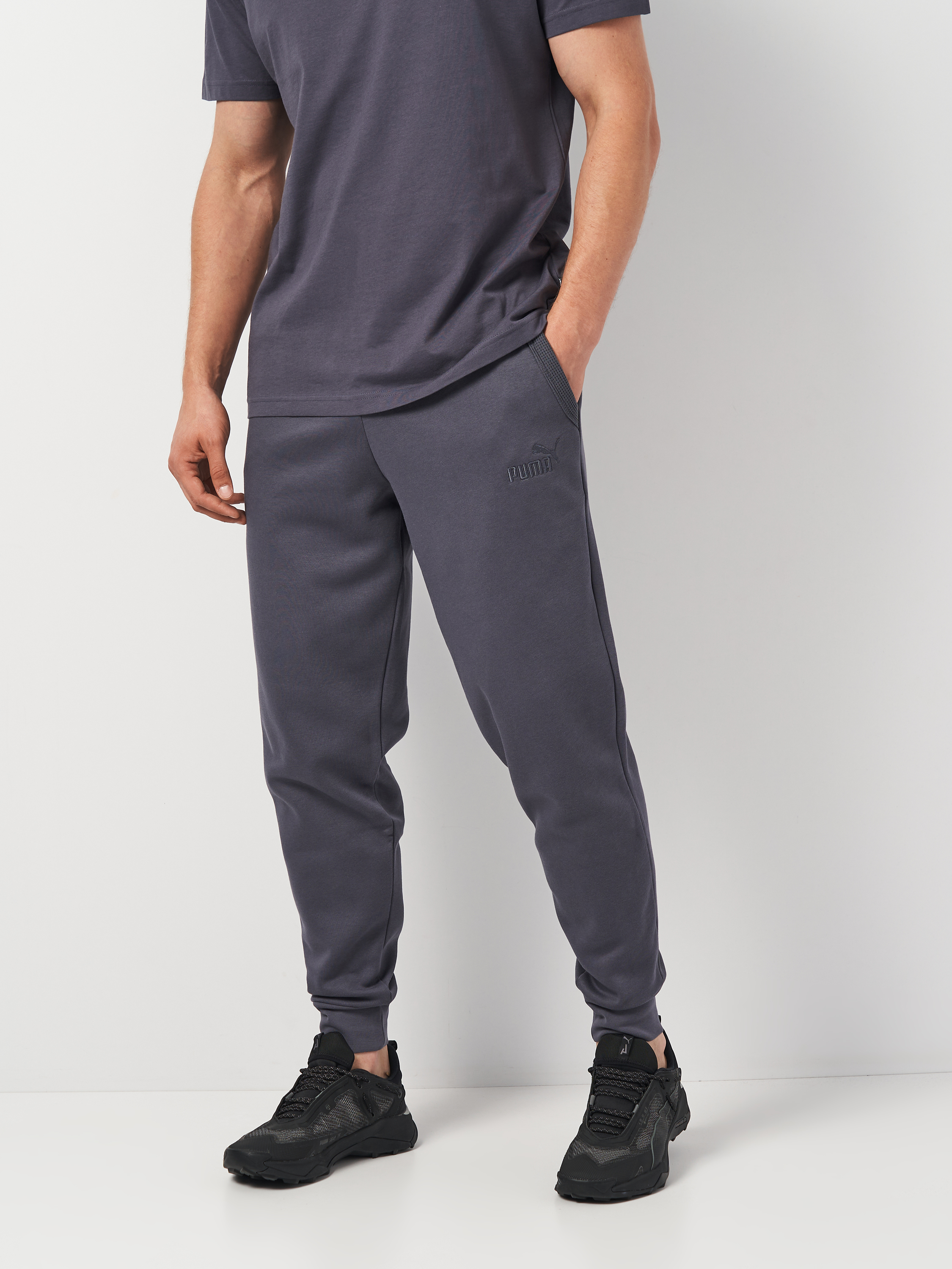 Акція на Спортивні штани чоловічі Puma Ess Elevated Sweatpants 68270469 S Сірі від Rozetka