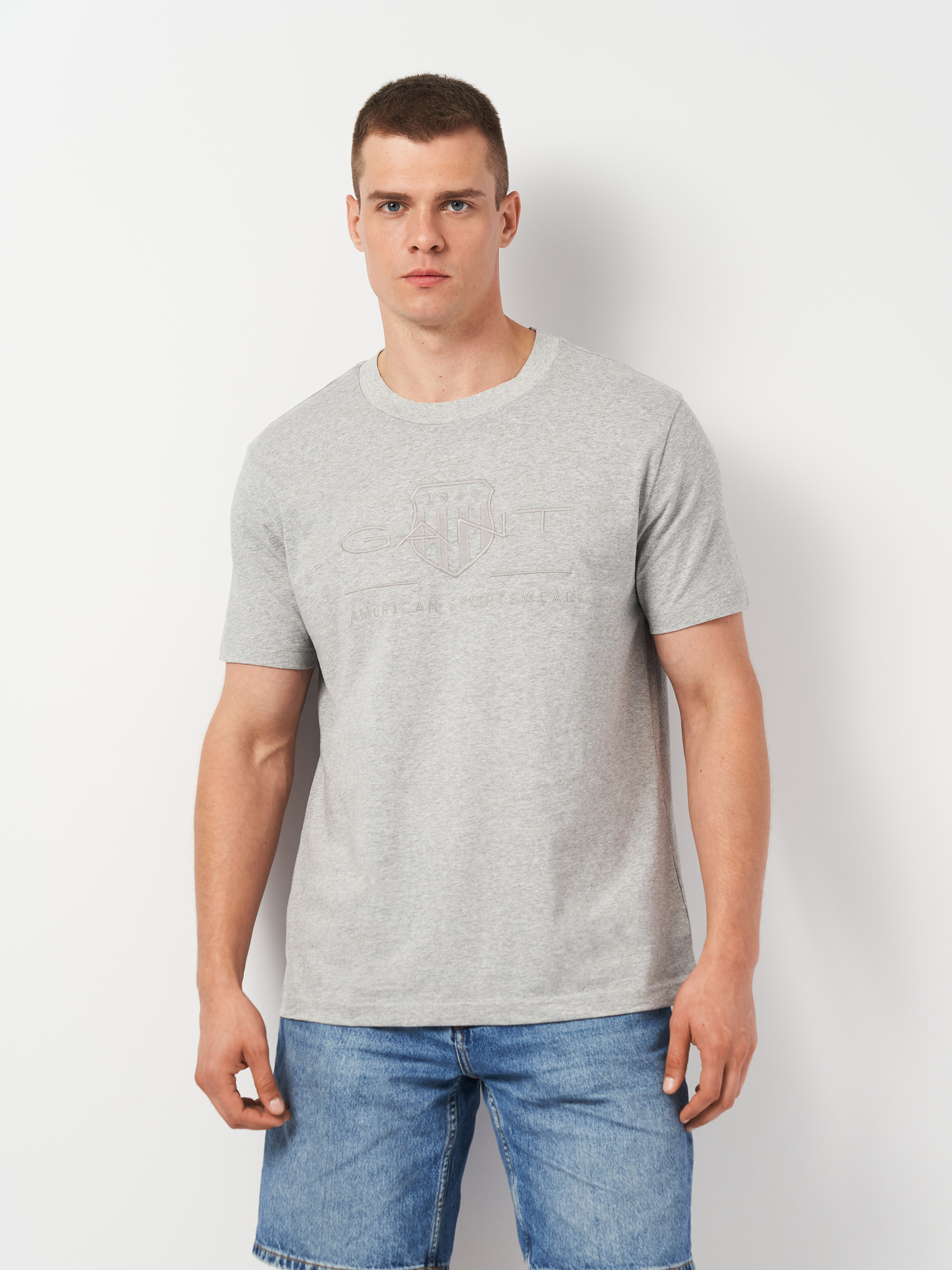 Акція на Футболка бавовняна чоловіча GANT Reg Tonal Shield Ss T-Shirt 2003140-93 L Сіра від Rozetka