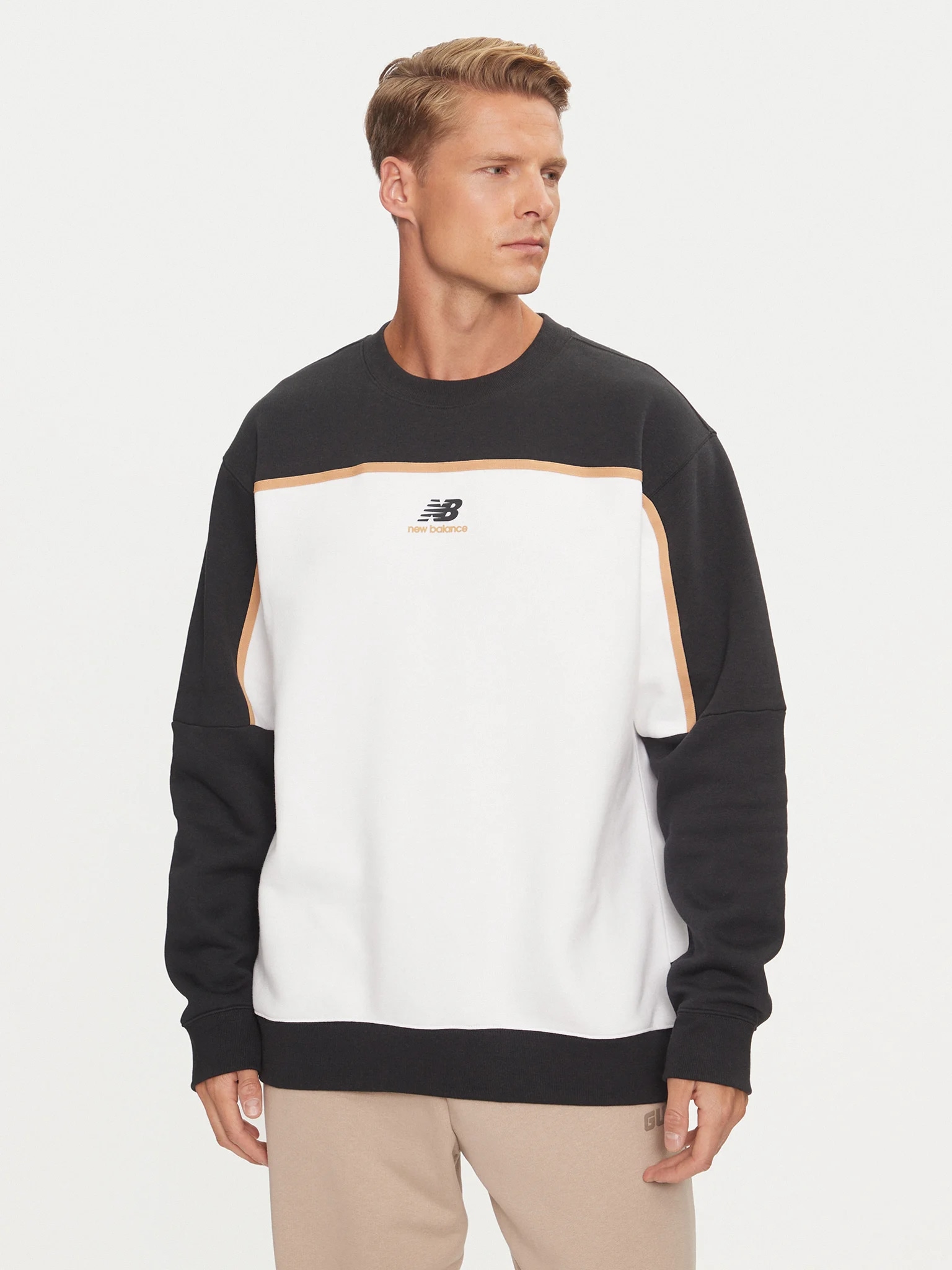 Акція на Світшот на флісі чоловічий New Balance Classics Fleece MT43525BK XL Чорний від Rozetka