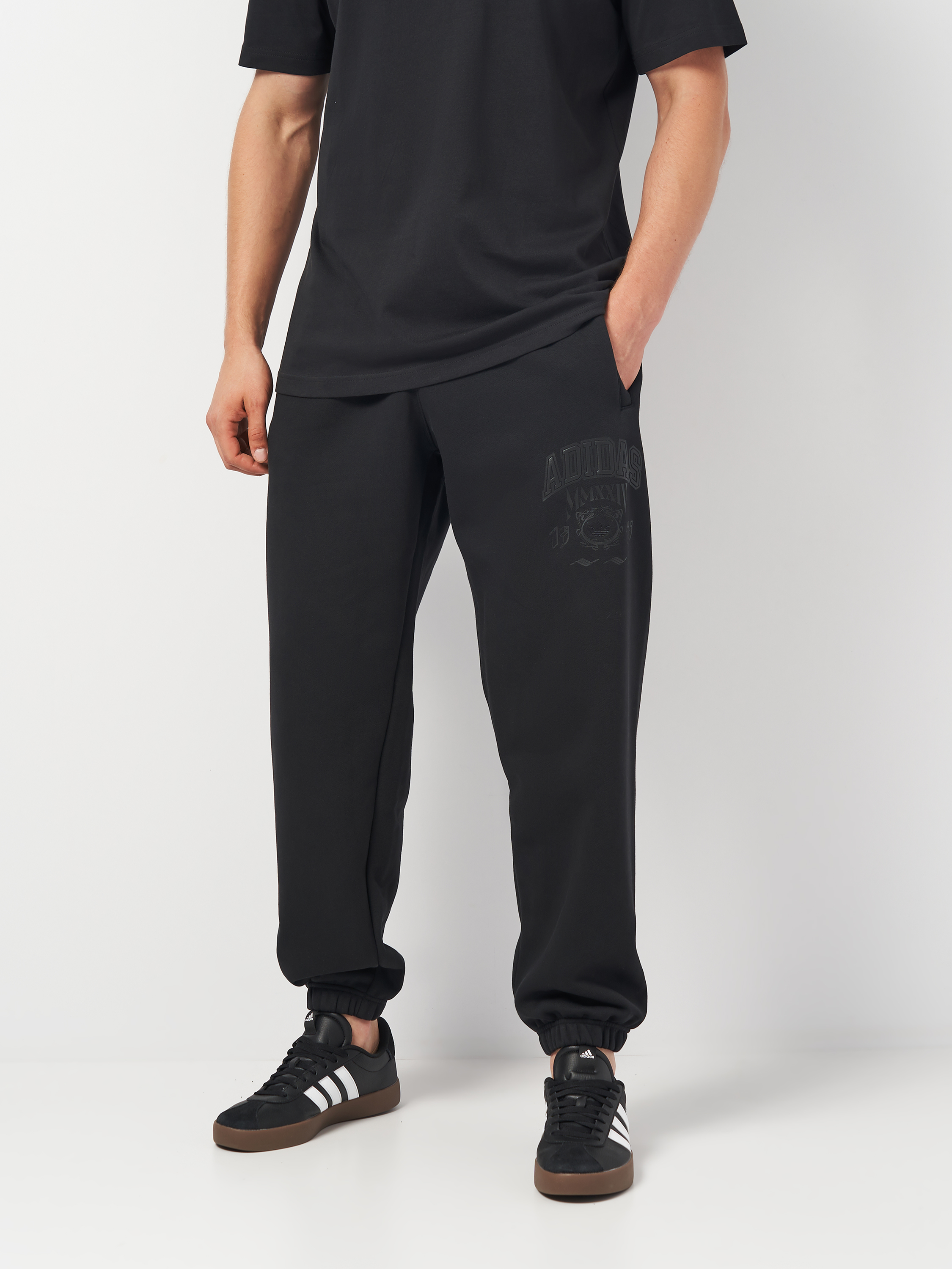 Акція на Спортивні штани чоловічі Adidas Originals Vrct Pants 1 IZ2565 S Чорні від Rozetka