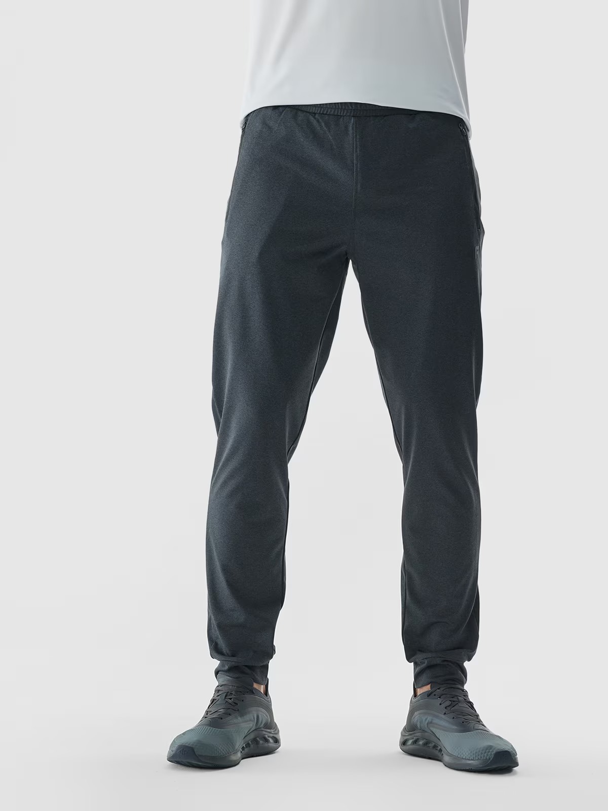 Акція на Спортивні штани утеплені чоловічі 4F Trousers Fnk M681 4FWAW24TFTRM681-22M M Сірі від Rozetka