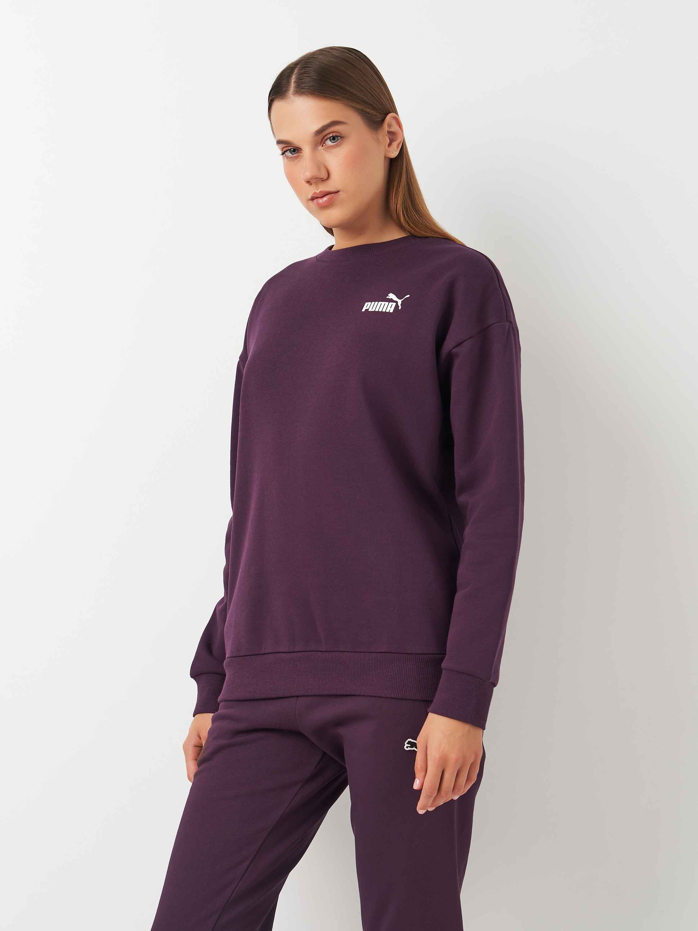 Акція на Світшот утеплений жіночий Puma Ess+ Relaxed Small Logo Crew 68148744 M Фіолетовий від Rozetka