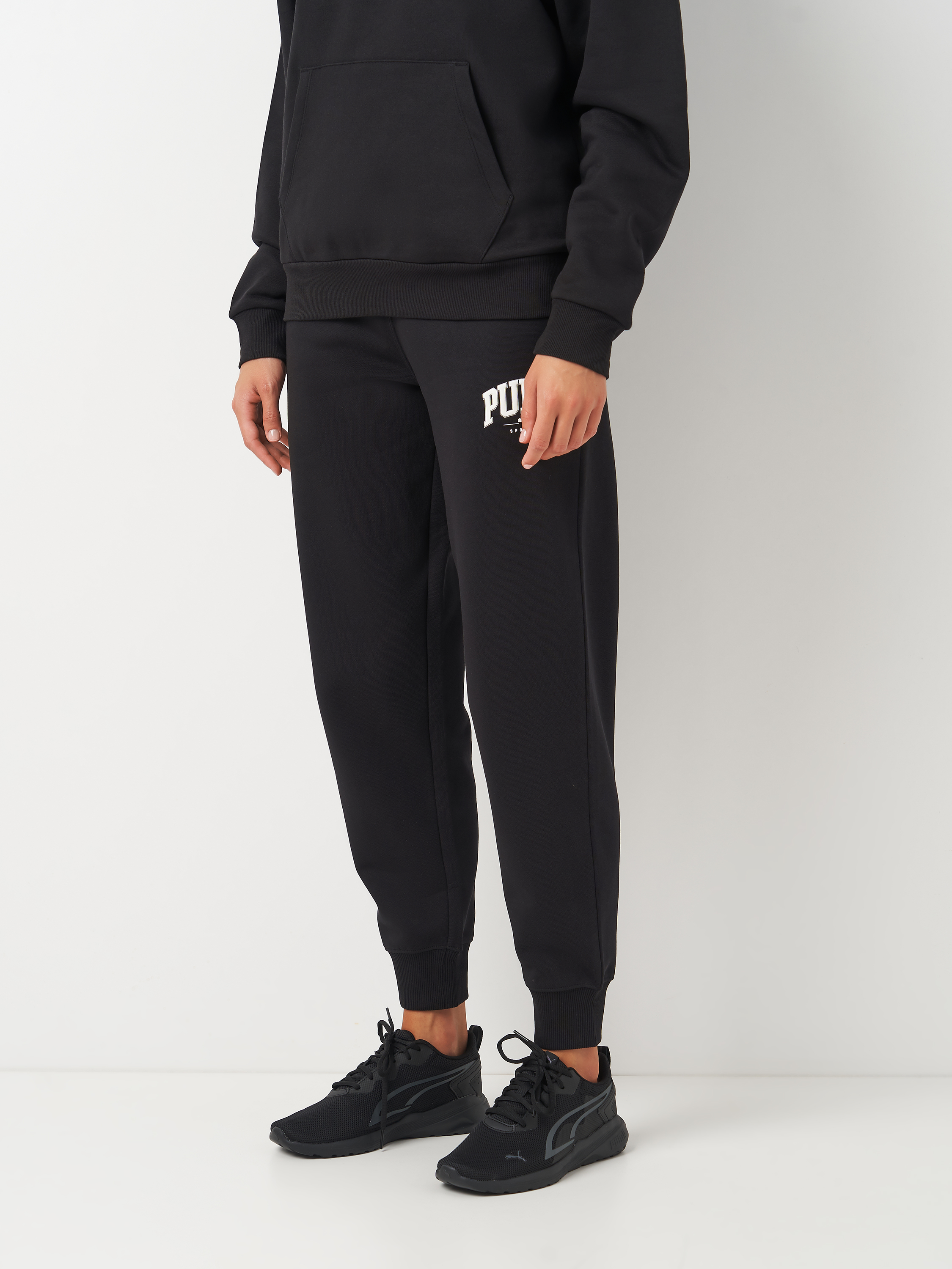 Акція на Спортивні штани на флісі жіночі Puma Squad Pants Fl 68154201 XS Чорні від Rozetka