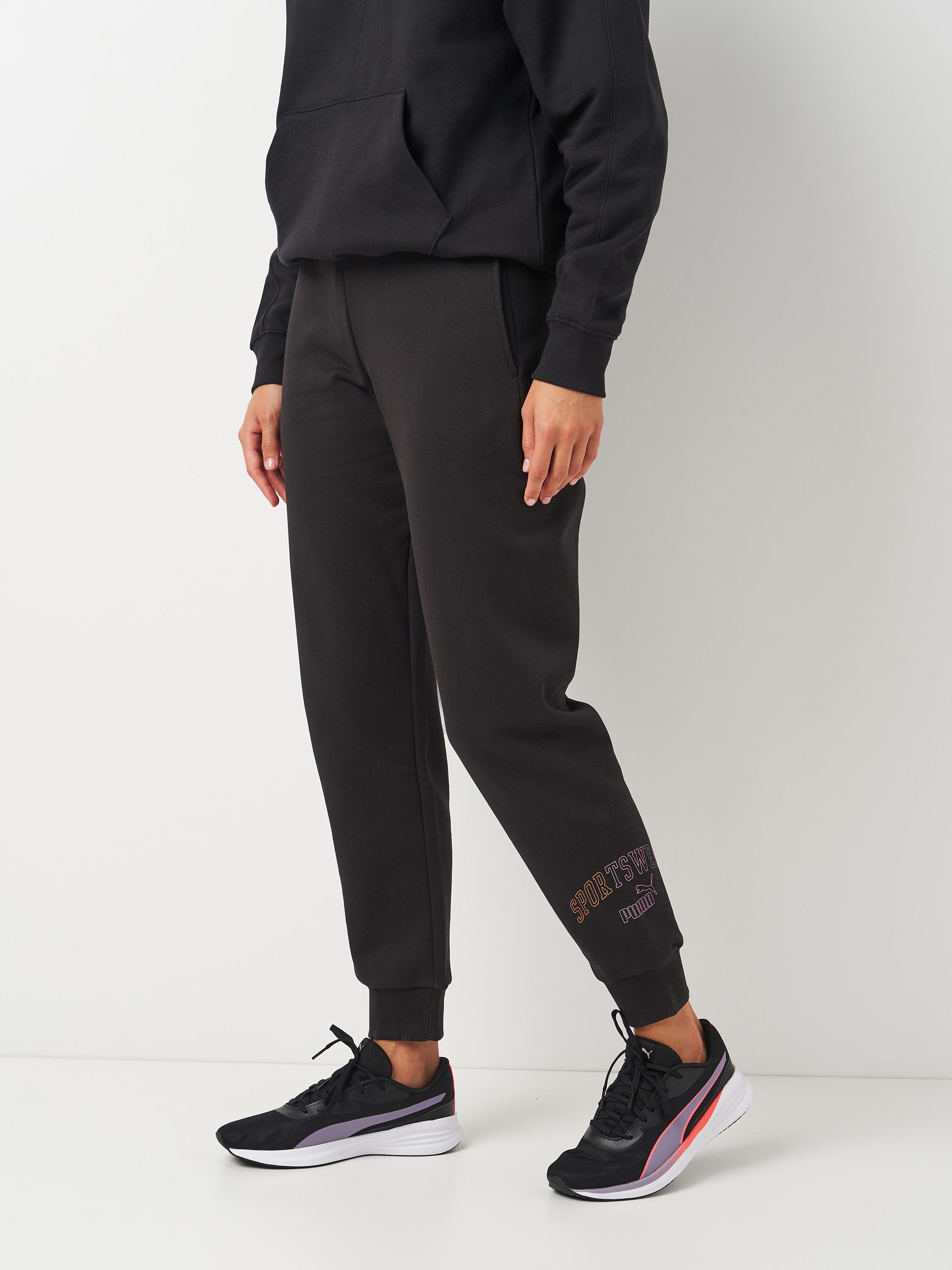 Акція на Спортивні штани на флісі жіночі Puma Ess+ Logo Lab Pants Fl 68298901 XL Чорні від Rozetka