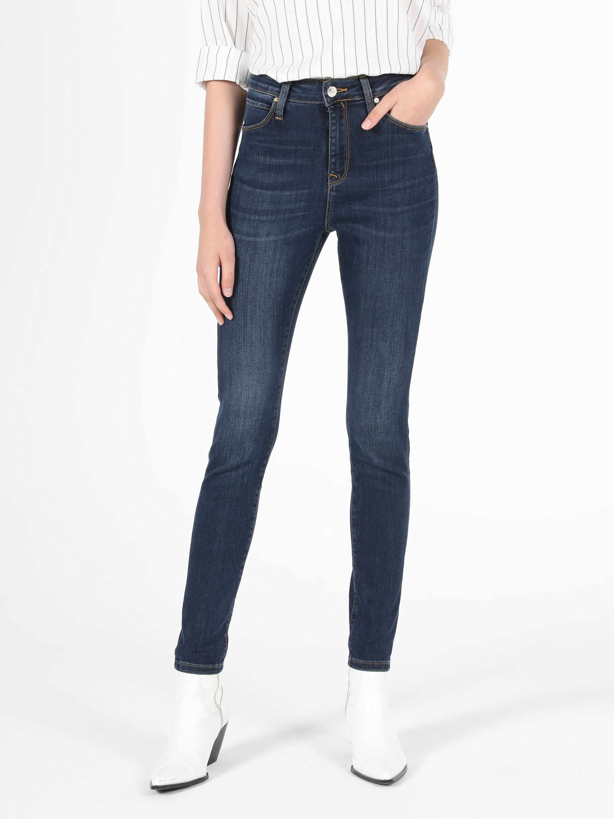 Акція на Джинси Skinny жіночі Colin's 760 DIANA CL1052100DN41236 24-28 VERIAN WASH від Rozetka