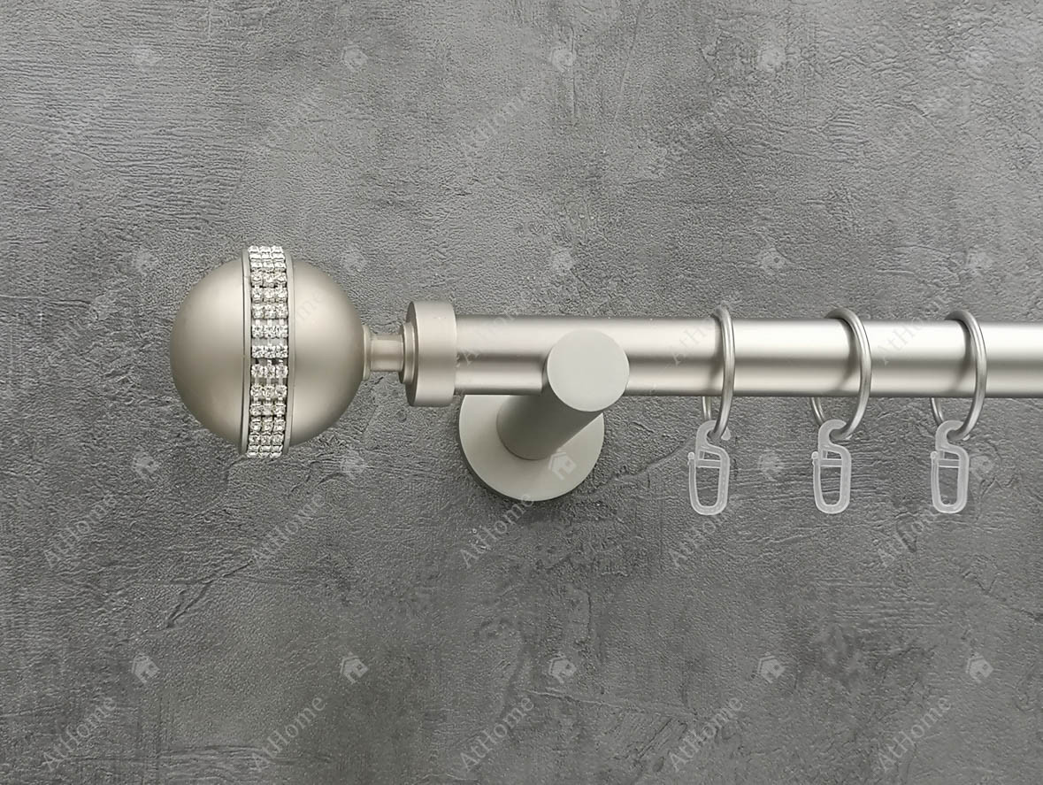 

Карниз Quadrum Авея 240 см одинарный универсальный Сатин 25 мм гладкая (кольца с крючками)