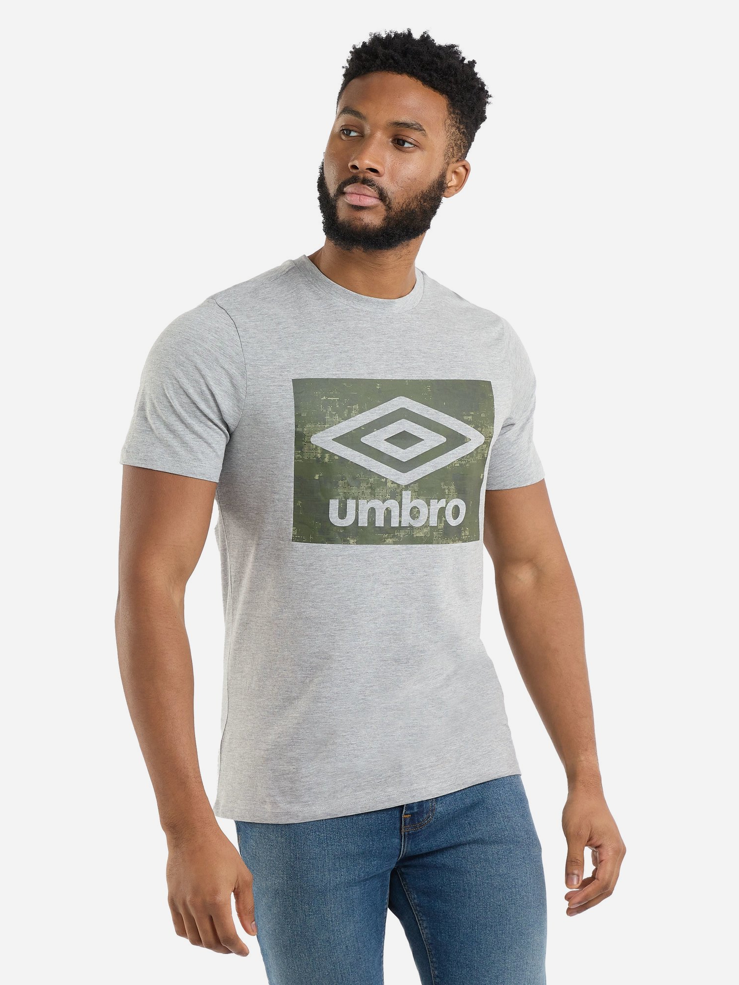 Акція на Футболка бавовняна довга чоловіча Umbro Digi Camo Box Graphic Tee 66437U-4BK L Темно-сіра від Rozetka