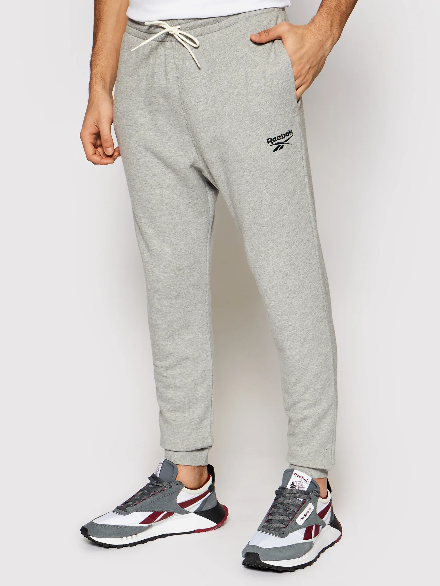 Акція на Спортивні штани чоловічі Reebok Ri Ft Jogger GJ0633 XL Сірі від Rozetka