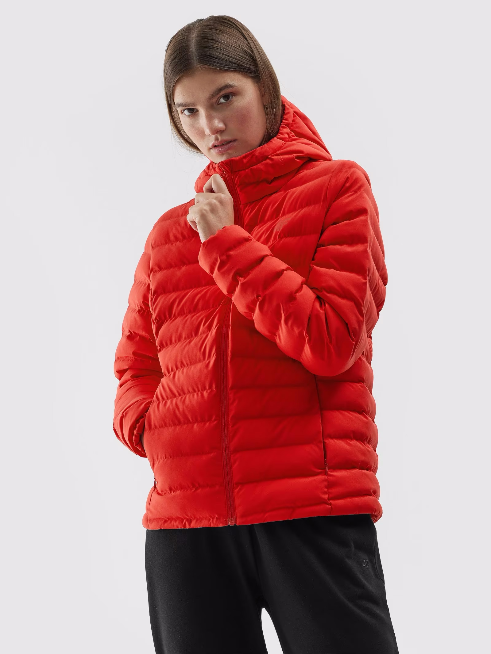 Акція на Куртка демісезонна коротка з капюшоном жіноча 4F Down Jacket F248 4FAW23TDJAF248-62S S Червона від Rozetka