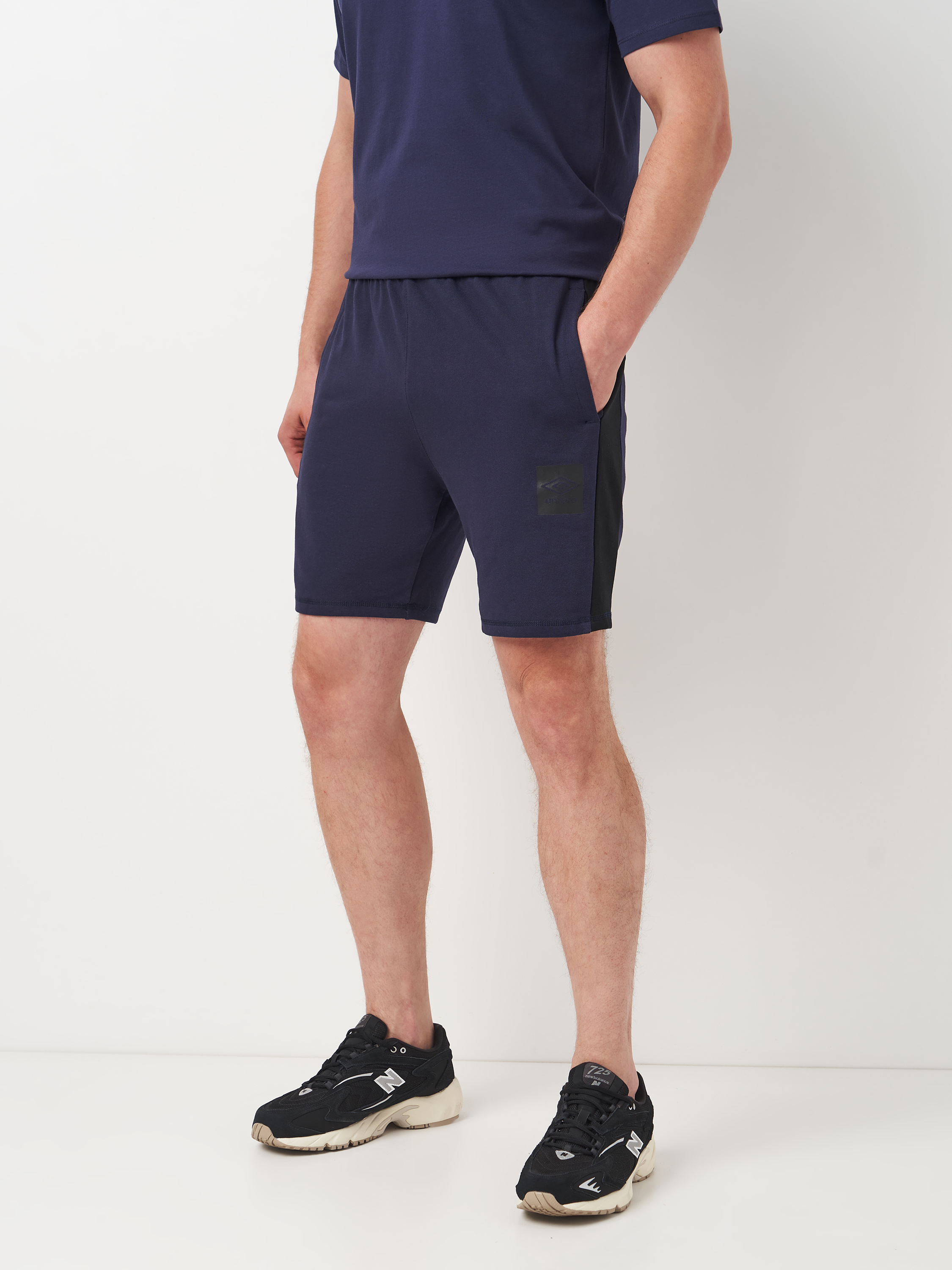 Акція на Шорти бавовняні короткі чоловічі Umbro Terrace Short 66542U-9T7 XL Темно-сірі від Rozetka