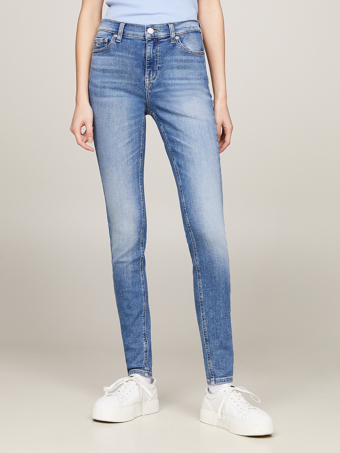 Акція на Джинси Skinny жіночі Tommy Jeans DW0DW17568-1A5 32/30 Сині від Rozetka