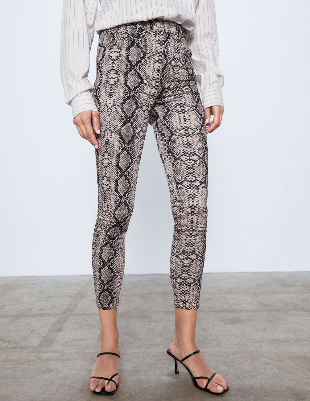 

Брюки Zara Ж1050287 (5899/188/038) цвет бежевый 34