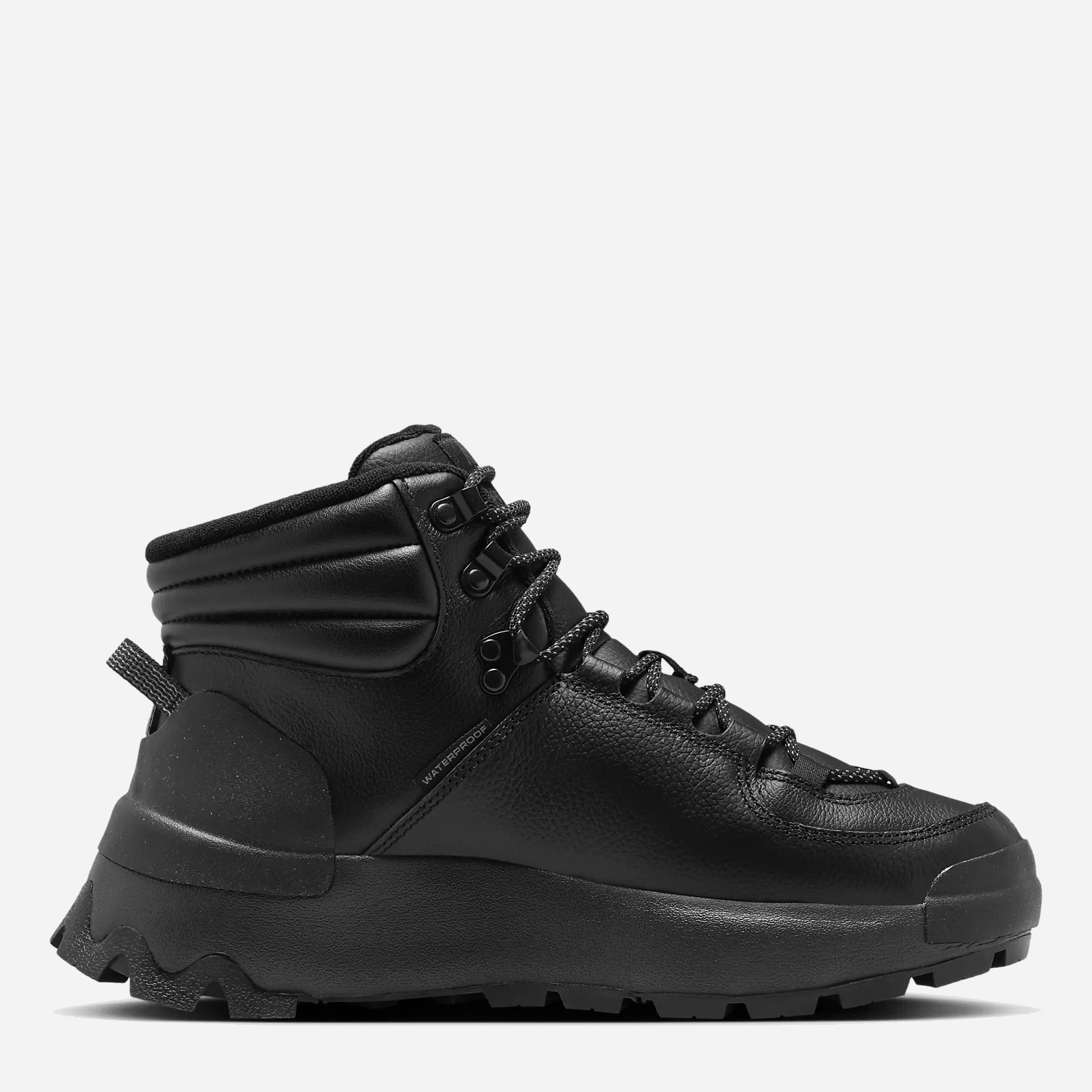 Акція на Жіночі черевики низькі з мембраною Nike City Classic Waterproof FZ8629-001 38.5 (7.5US) 24.5 см Чорні від Rozetka