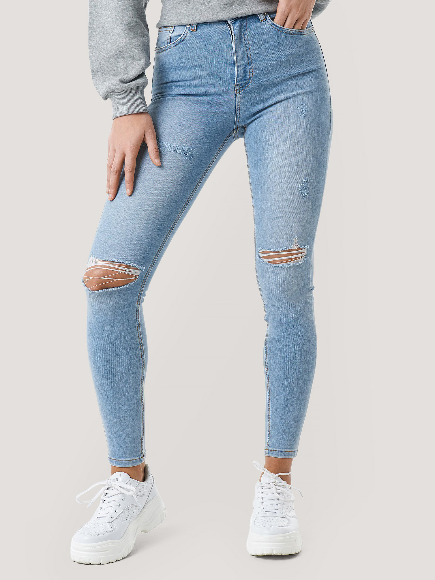 Акція на Джинси Skinny жіночі NA-KD 1100-001676-0047 32 Блакитні від Rozetka