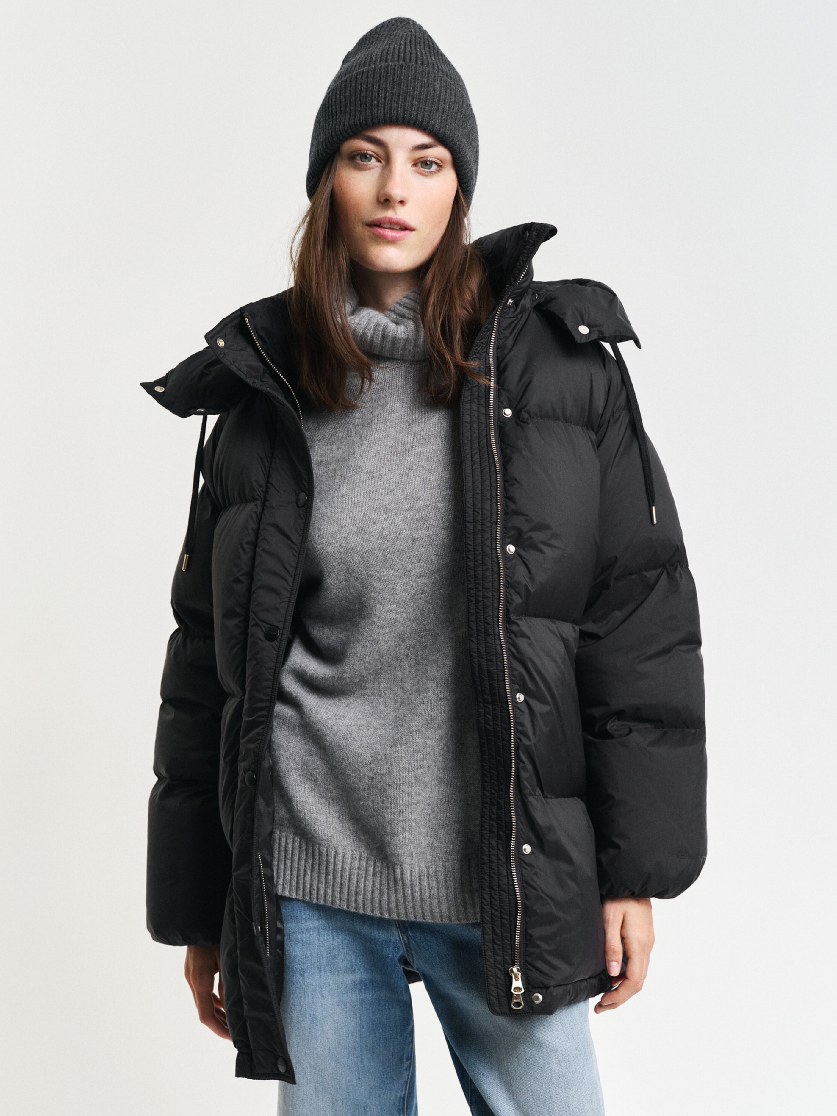 Акція на Пуховик зимовий жіночий GANT Mid Length Down Jacket 4700347-5 L Black від Rozetka