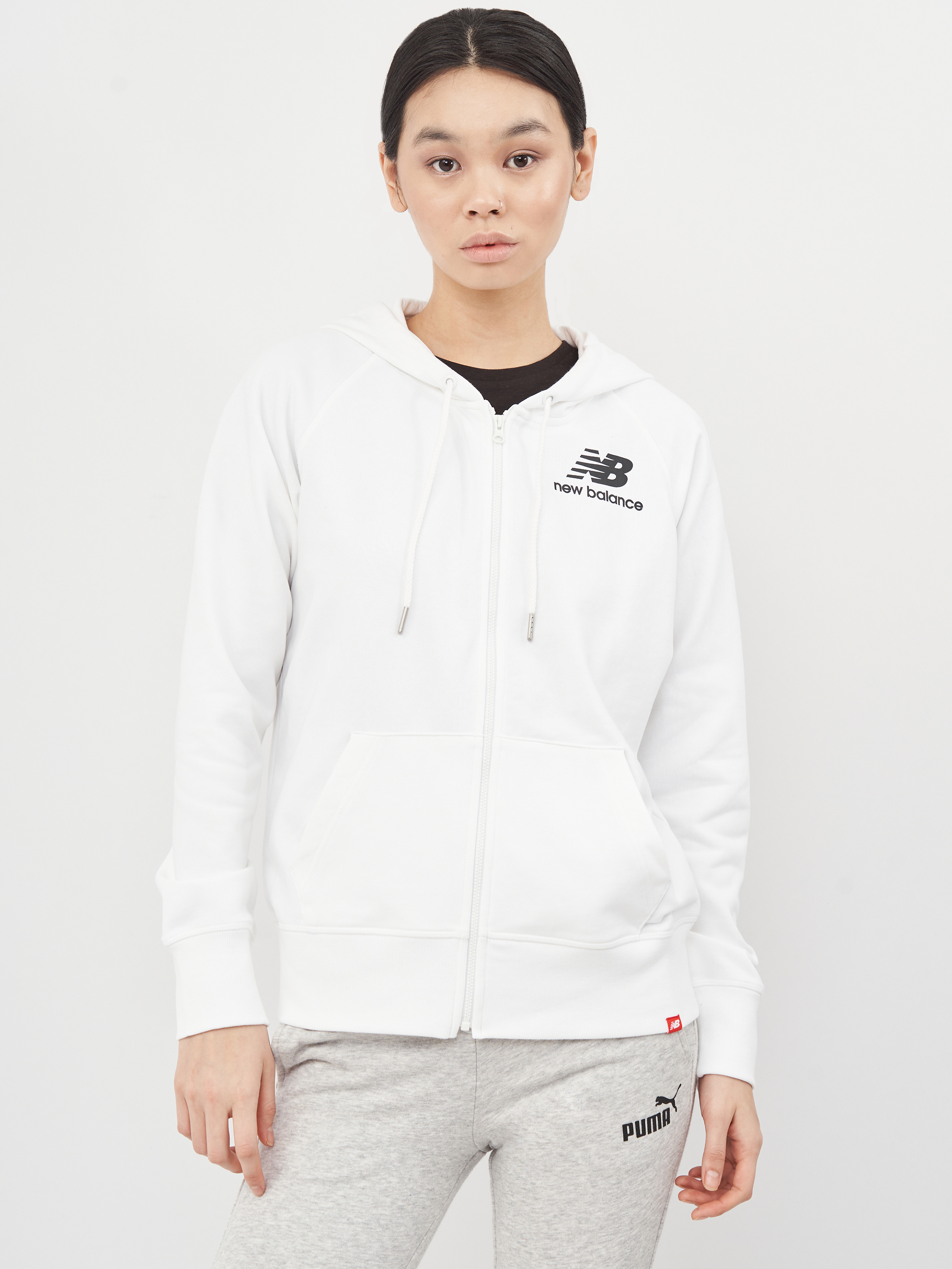 

Толстовка New Balance Essentials Fz WJ03530WK XS Белая