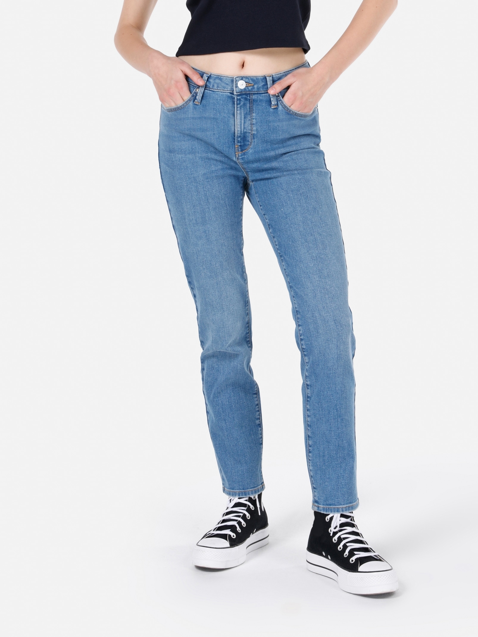 Акція на Джинси Slim Fit жіночі Colin's 703 Carla CL1068782DN42657 27-32 Mercor Wash від Rozetka