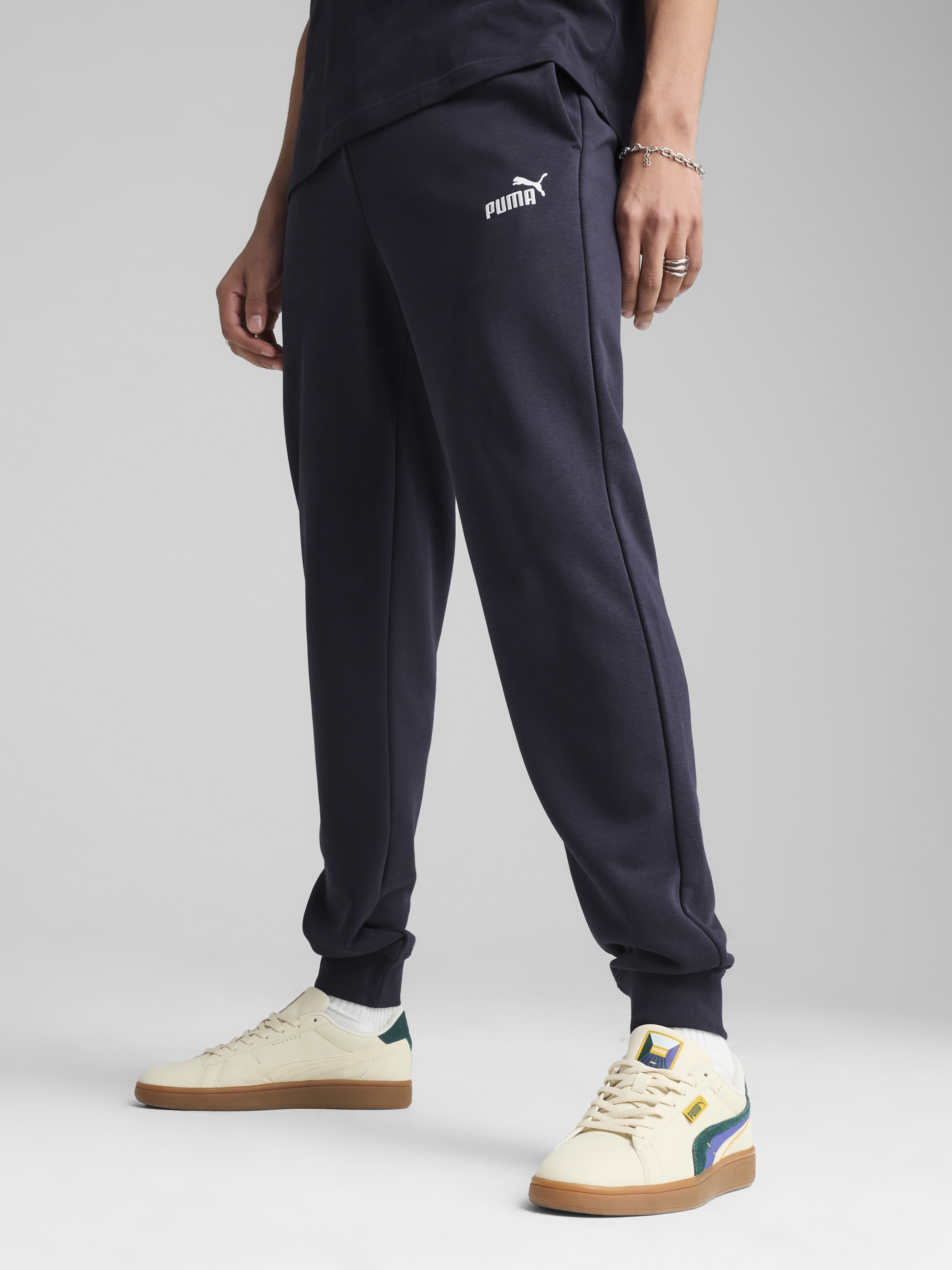 Акція на Спортивні штани чоловічі Puma Ess No. 1 Logo Sweatpants Tr Cl 68260816 S New Navy від Rozetka